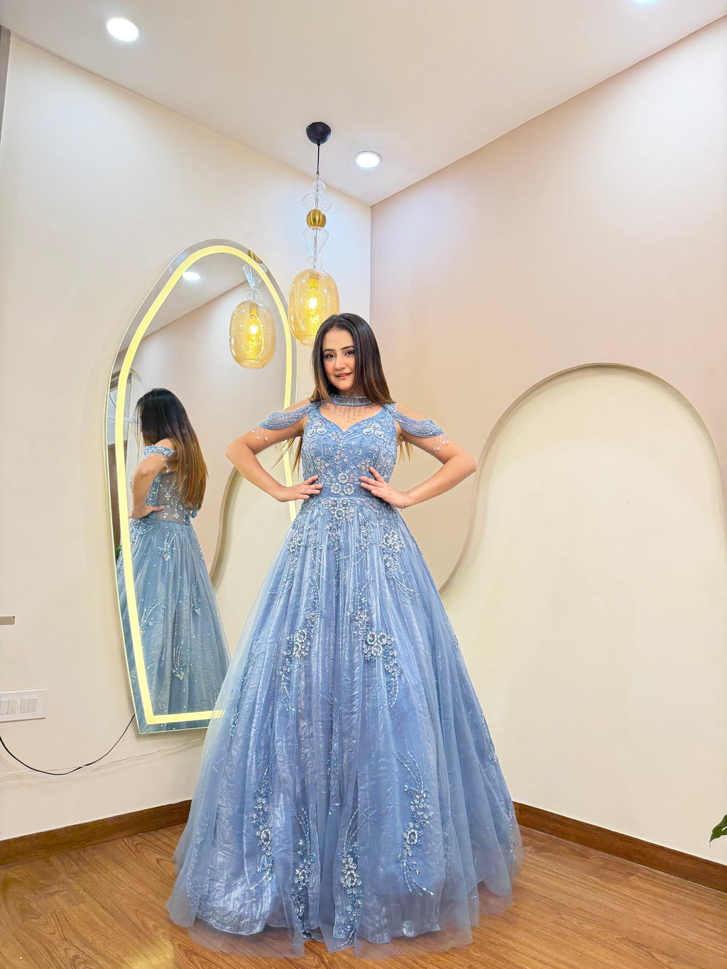 E278 GOWN