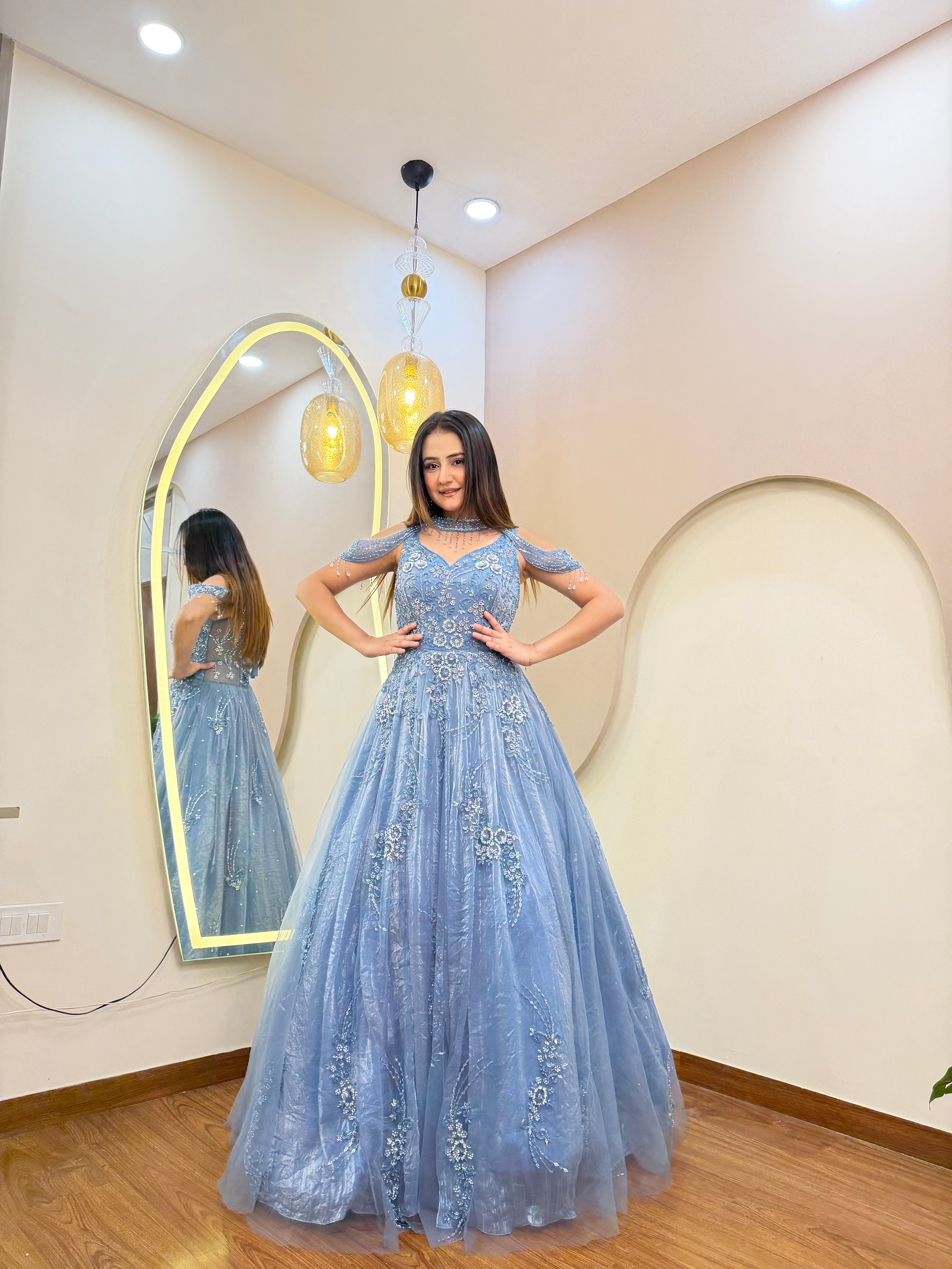 E278 GOWN