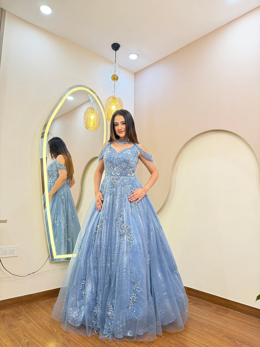 E278 GOWN