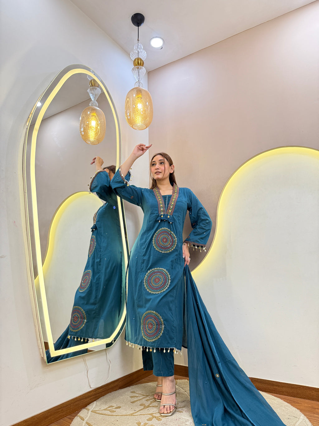 D701  3Pc Suit