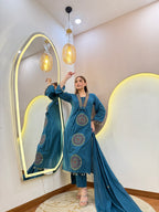 D701  3Pc Suit