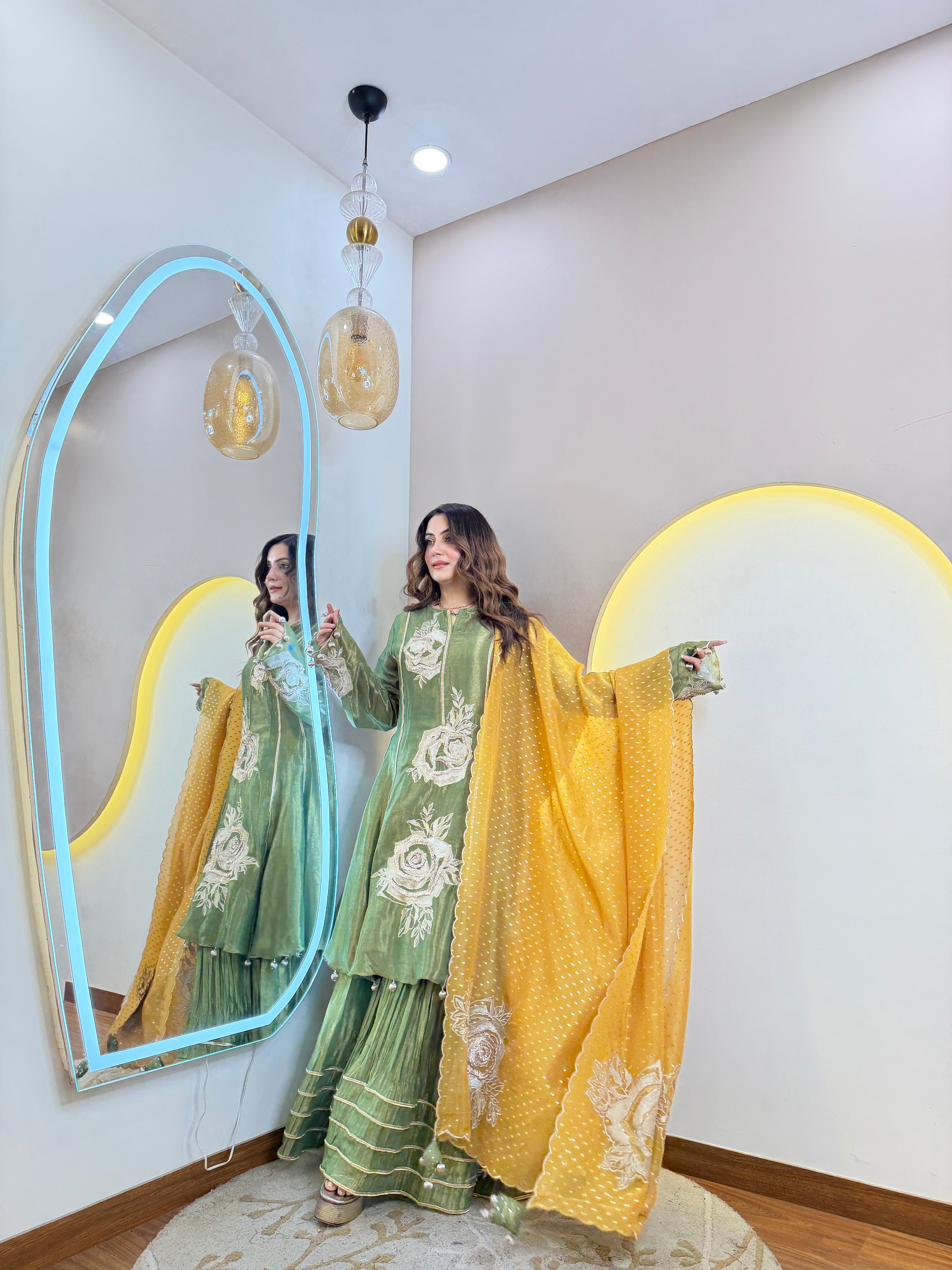 D225  SHARARA SUIT