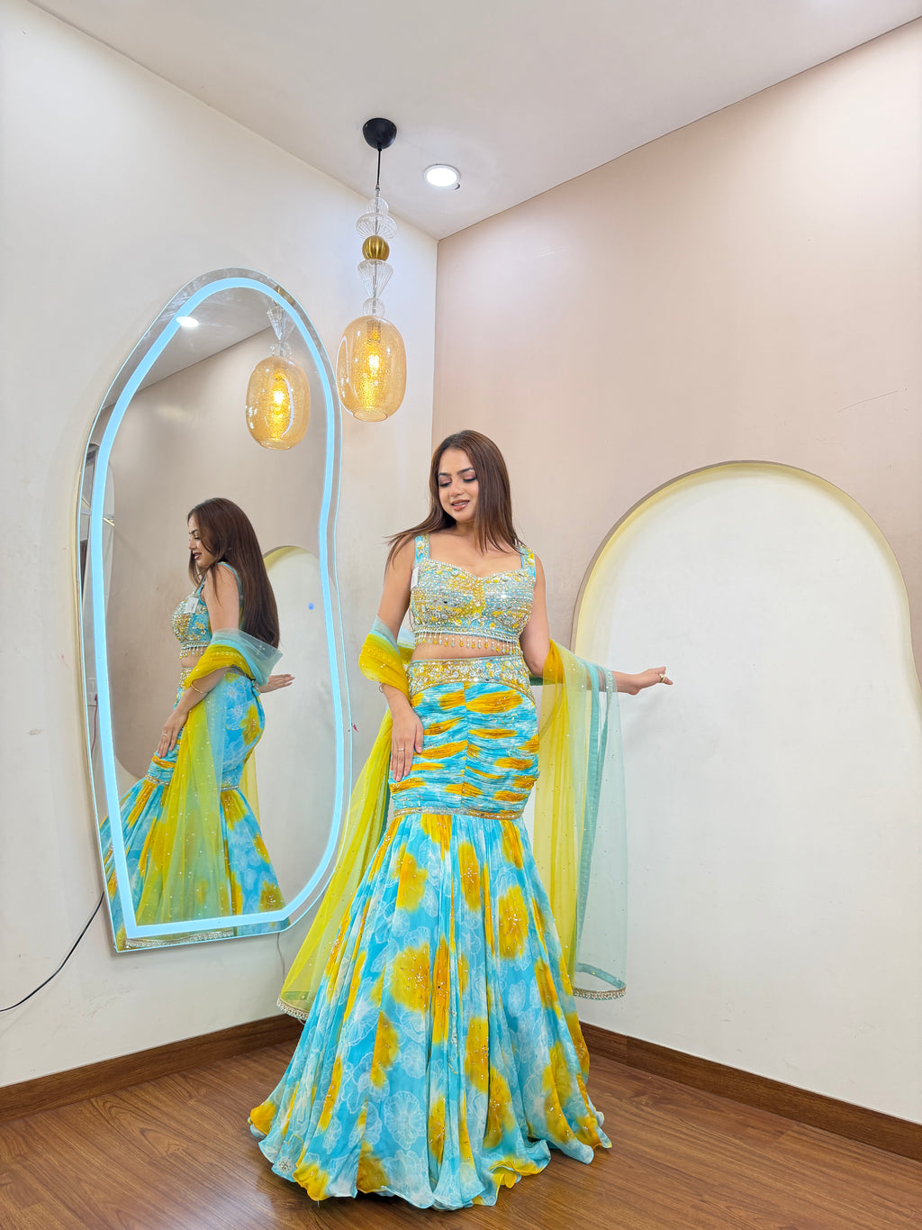 D956   LEHNGA CHOLI