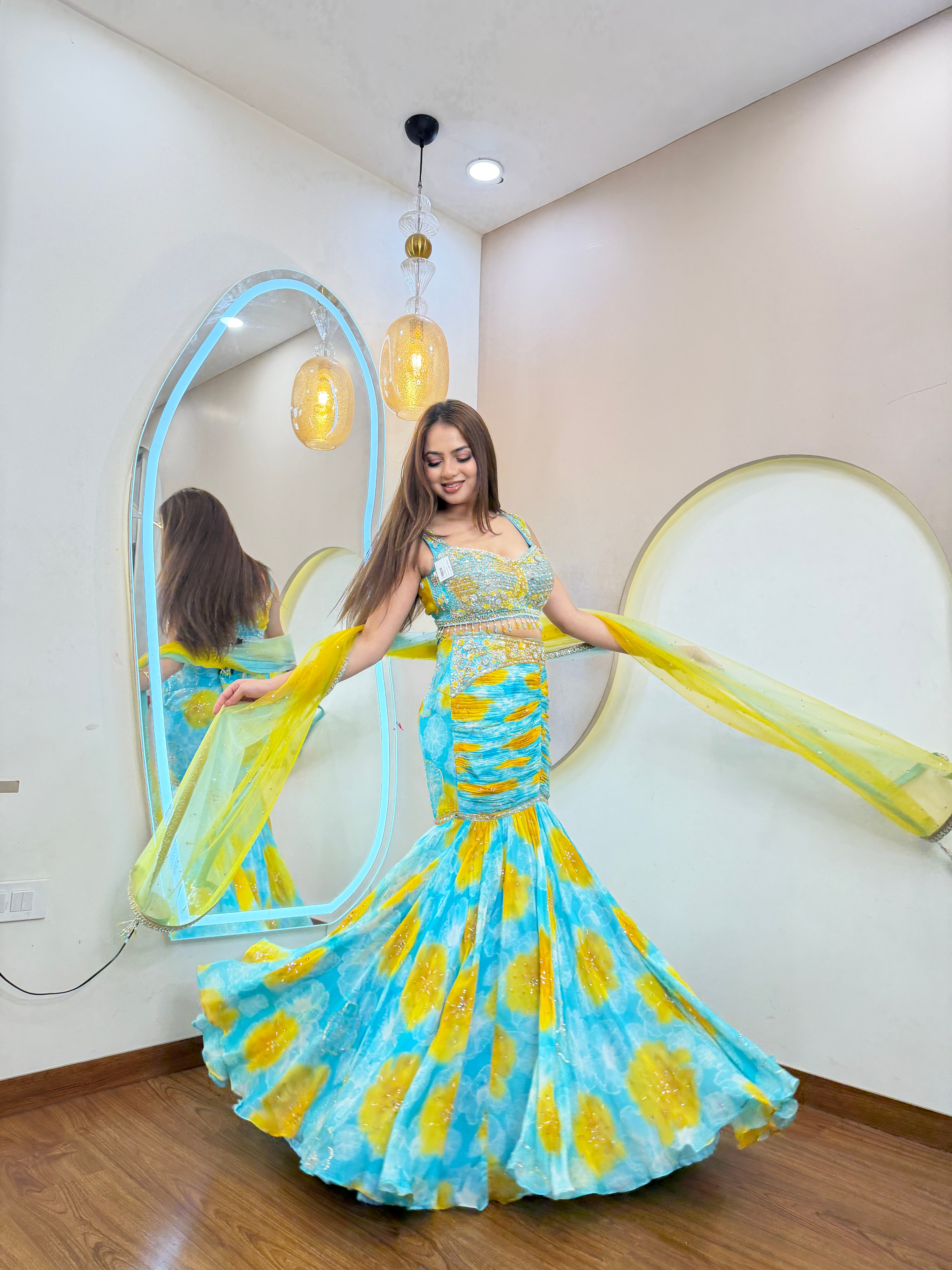 D956   LEHNGA CHOLI