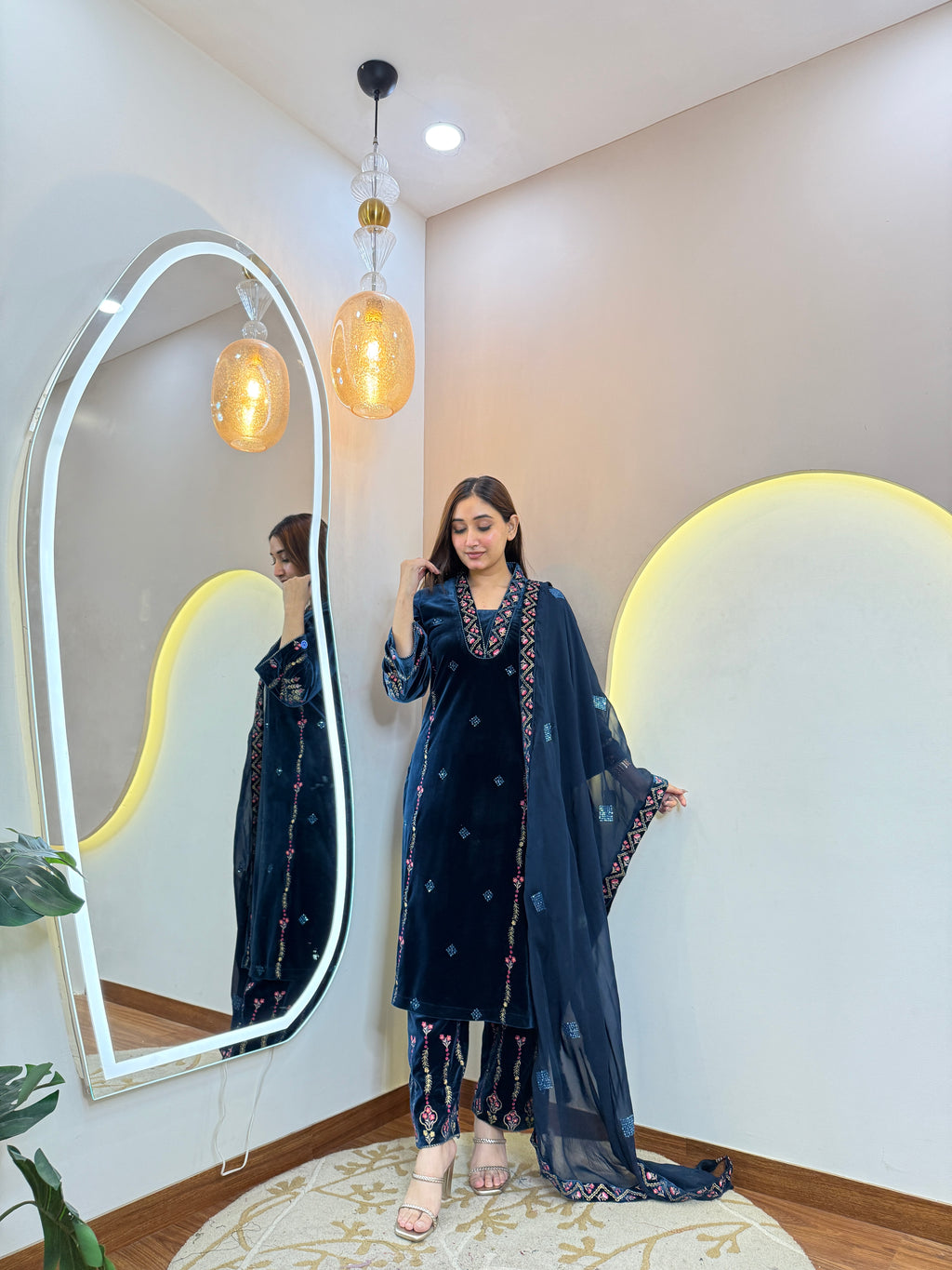 HAMIDA VELVET 3pc. SET