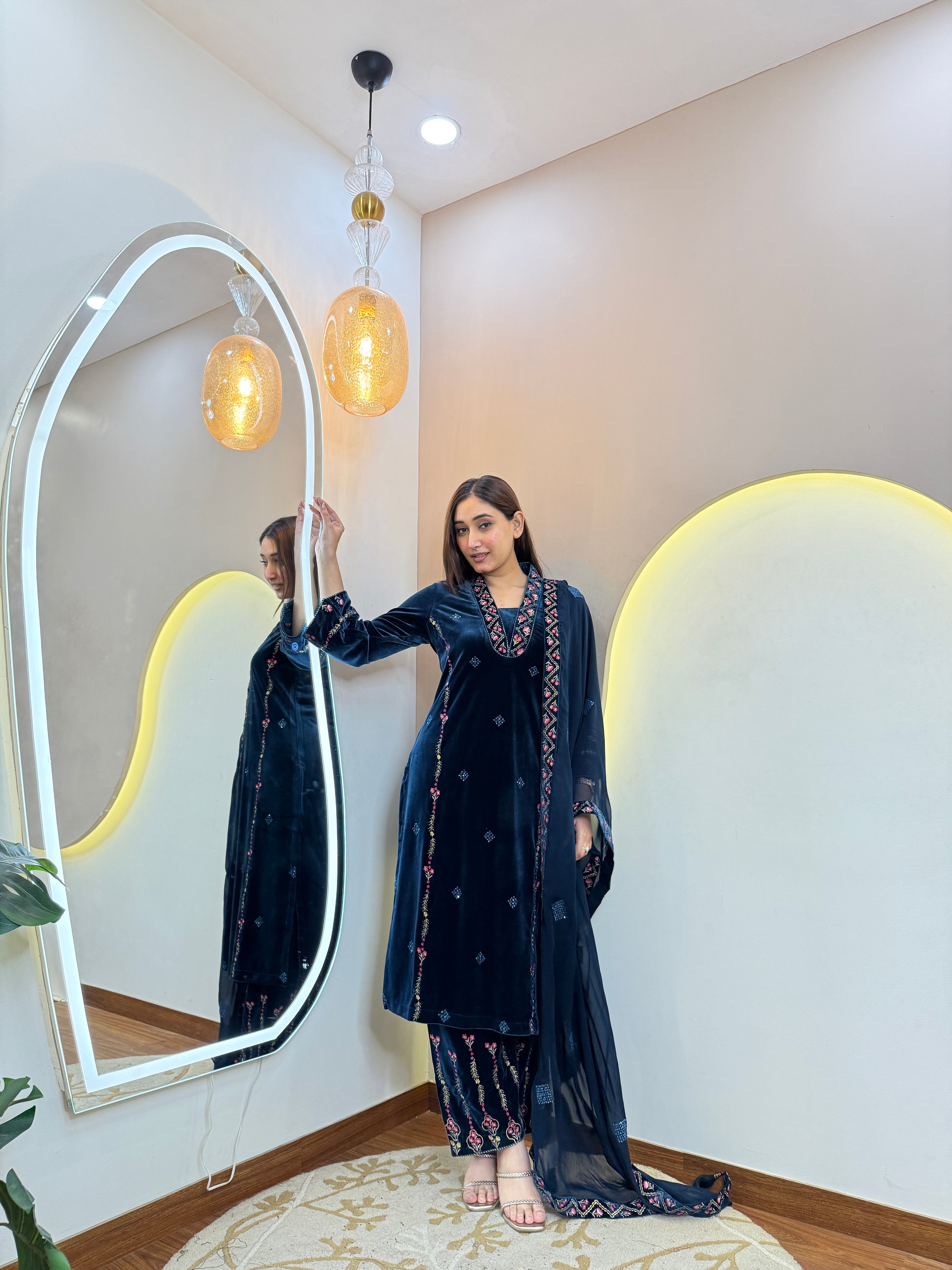 HAMIDA VELVET 3pc. SET