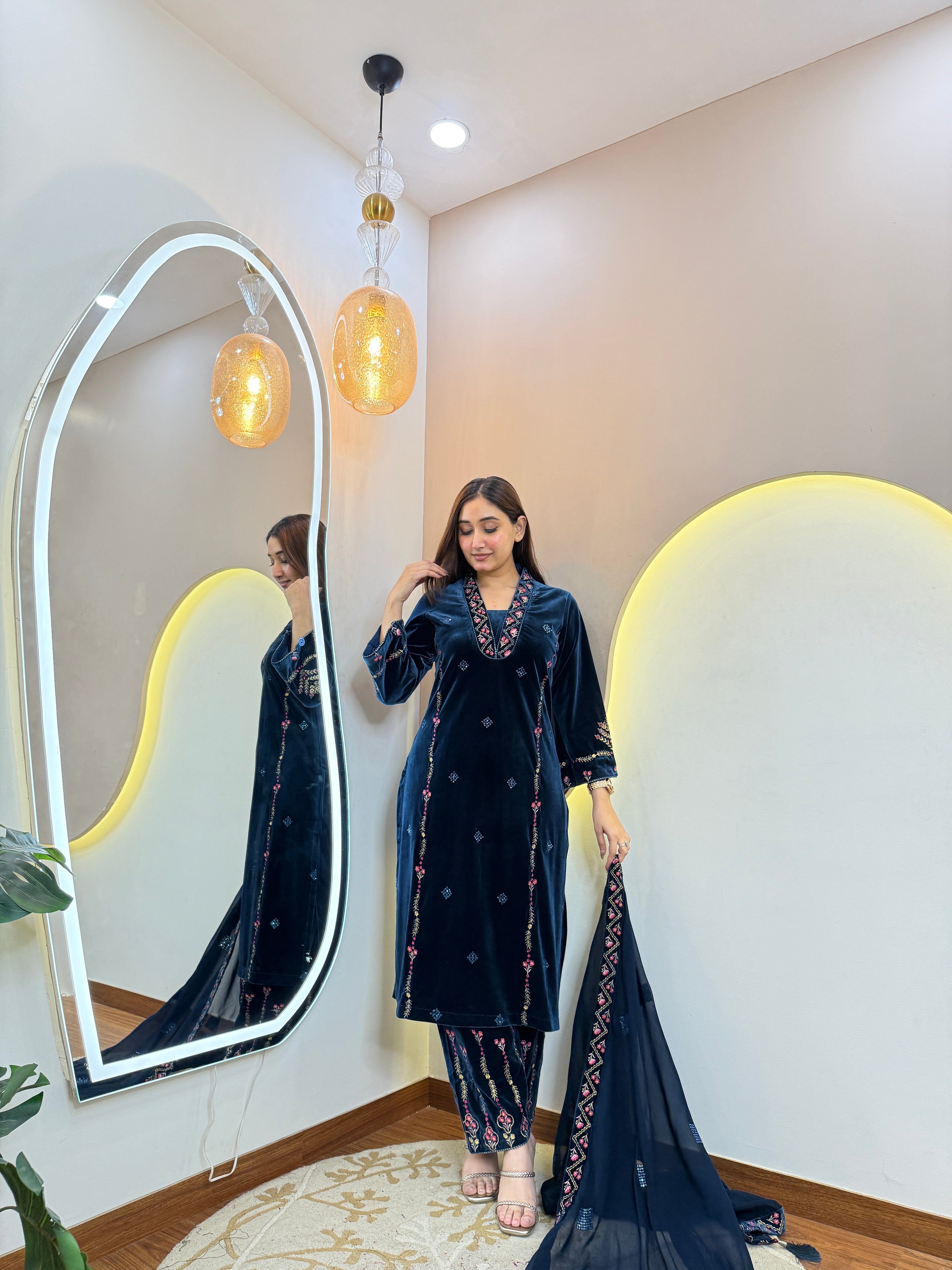 HAMIDA VELVET 3pc. SET