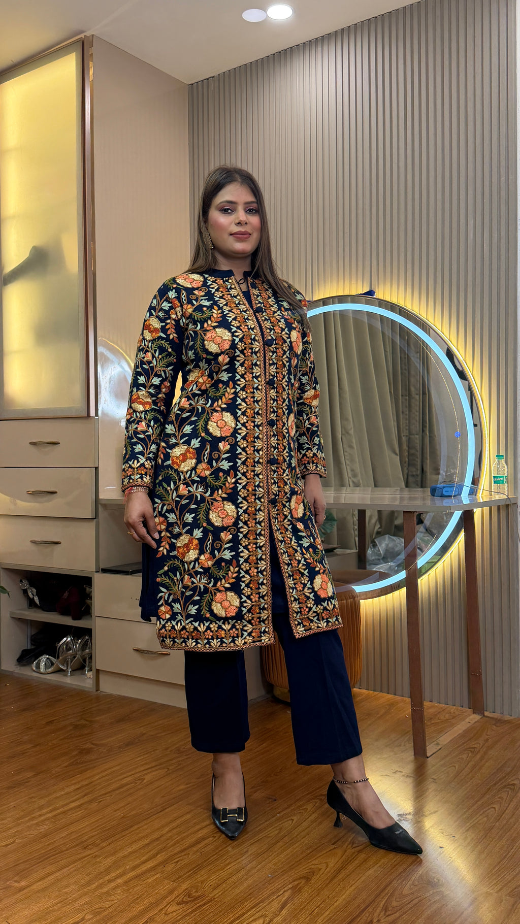 Aw583 kashmiri embroidery  Woolen 2pc  set