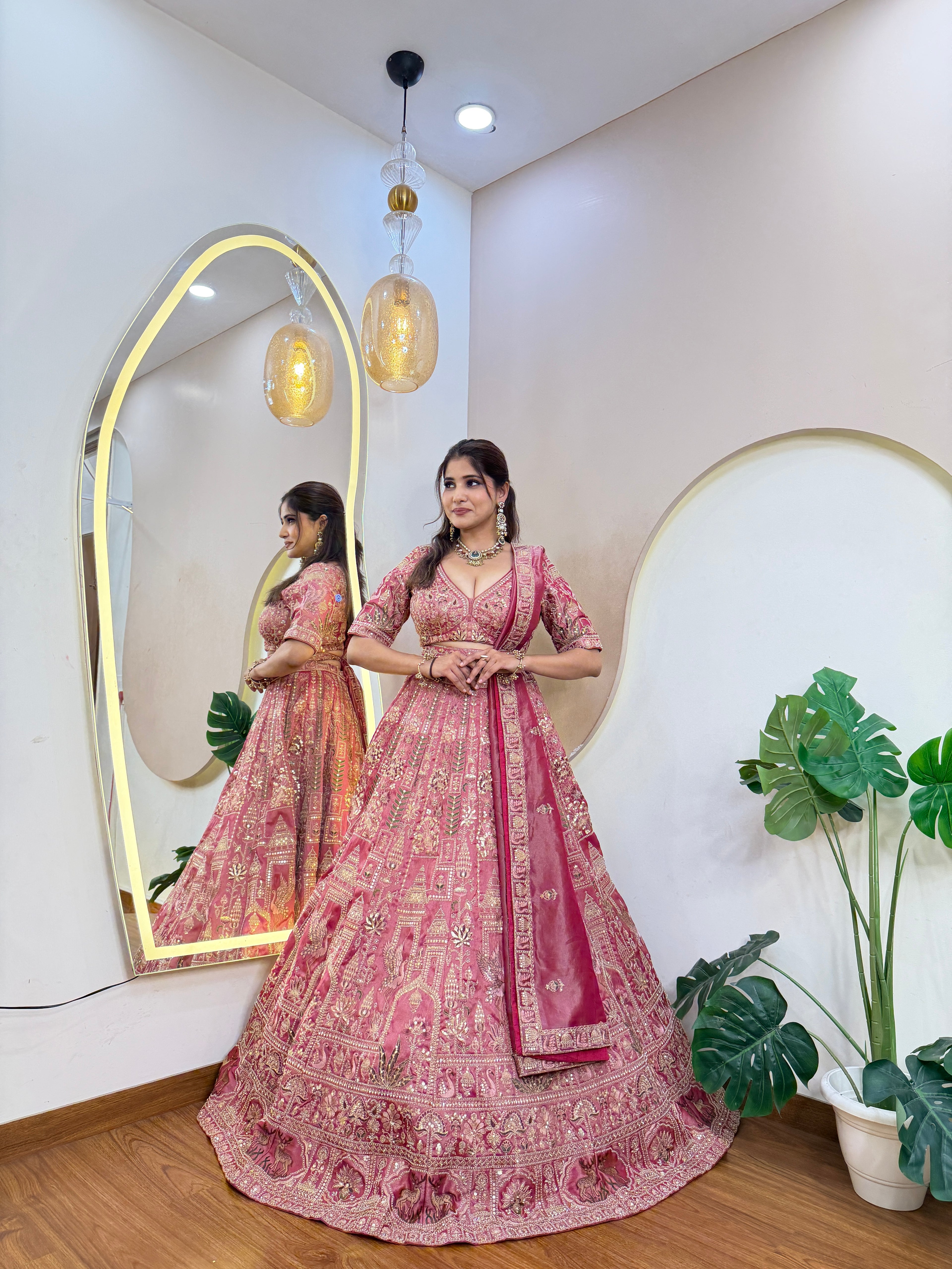 D720   LEHNGA CHOLI