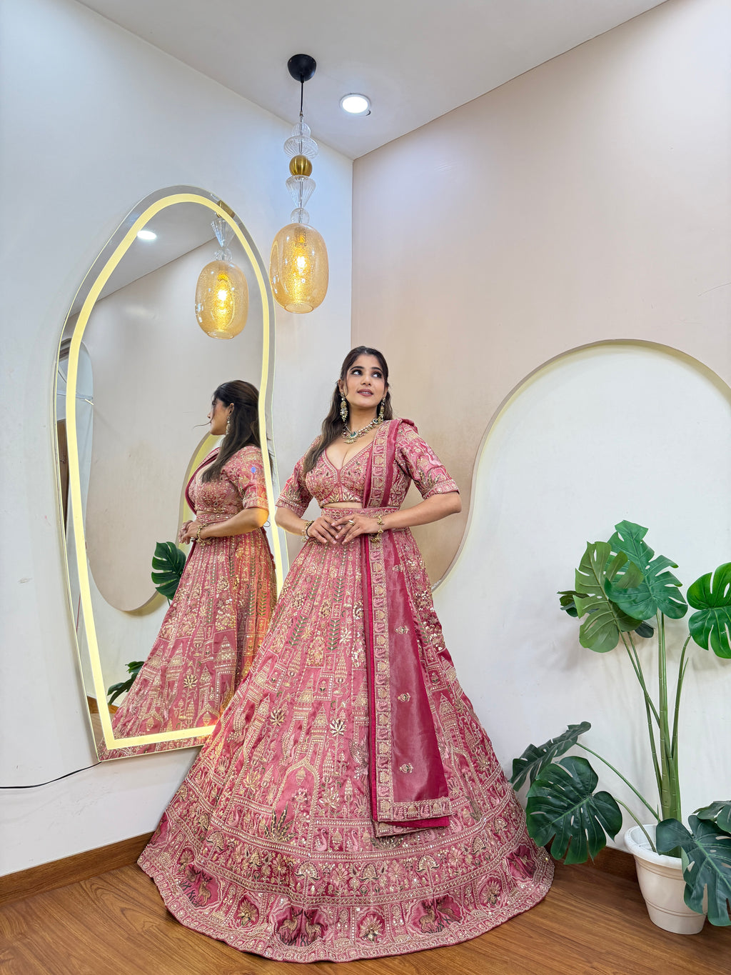 D720   LEHNGA CHOLI