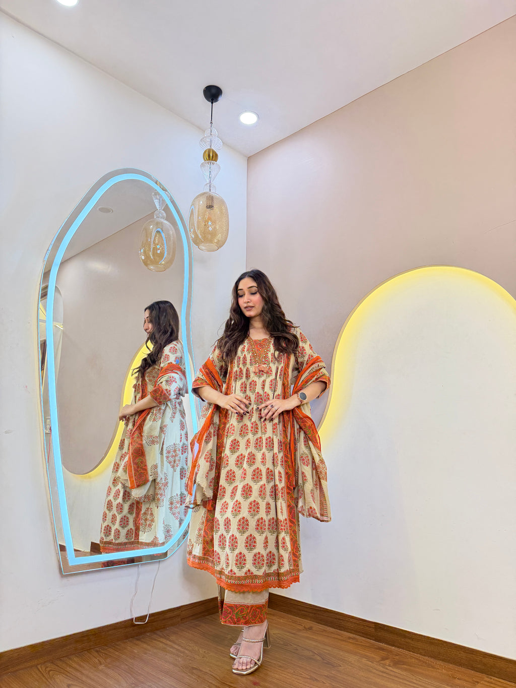 D572    3PC Suit