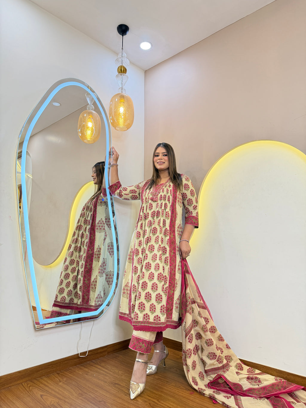 D572    3PC Suit