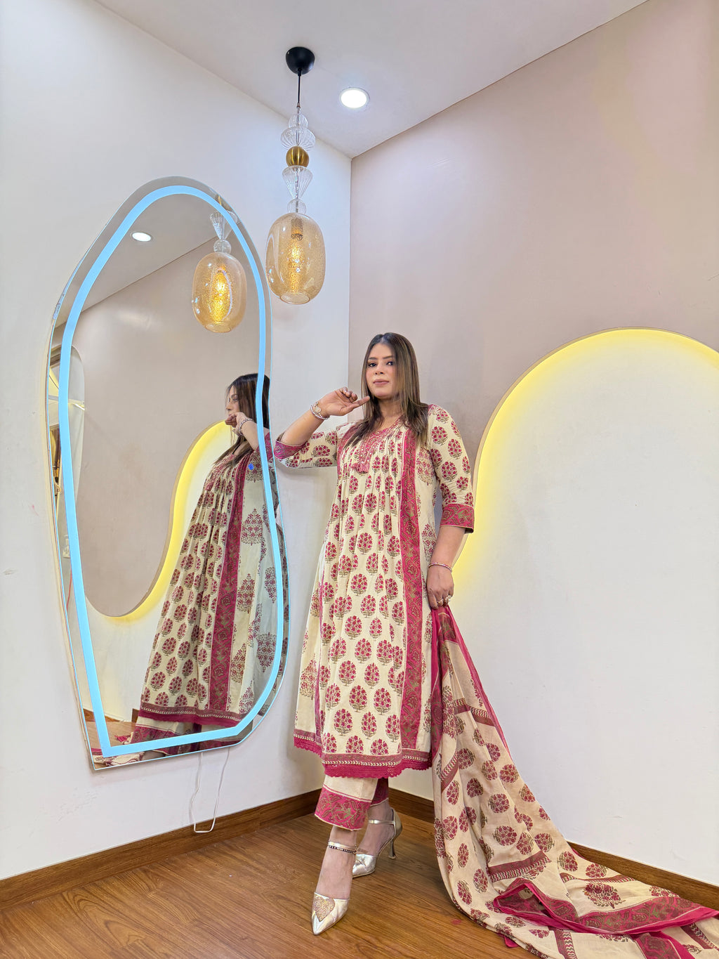 D572    3PC Suit