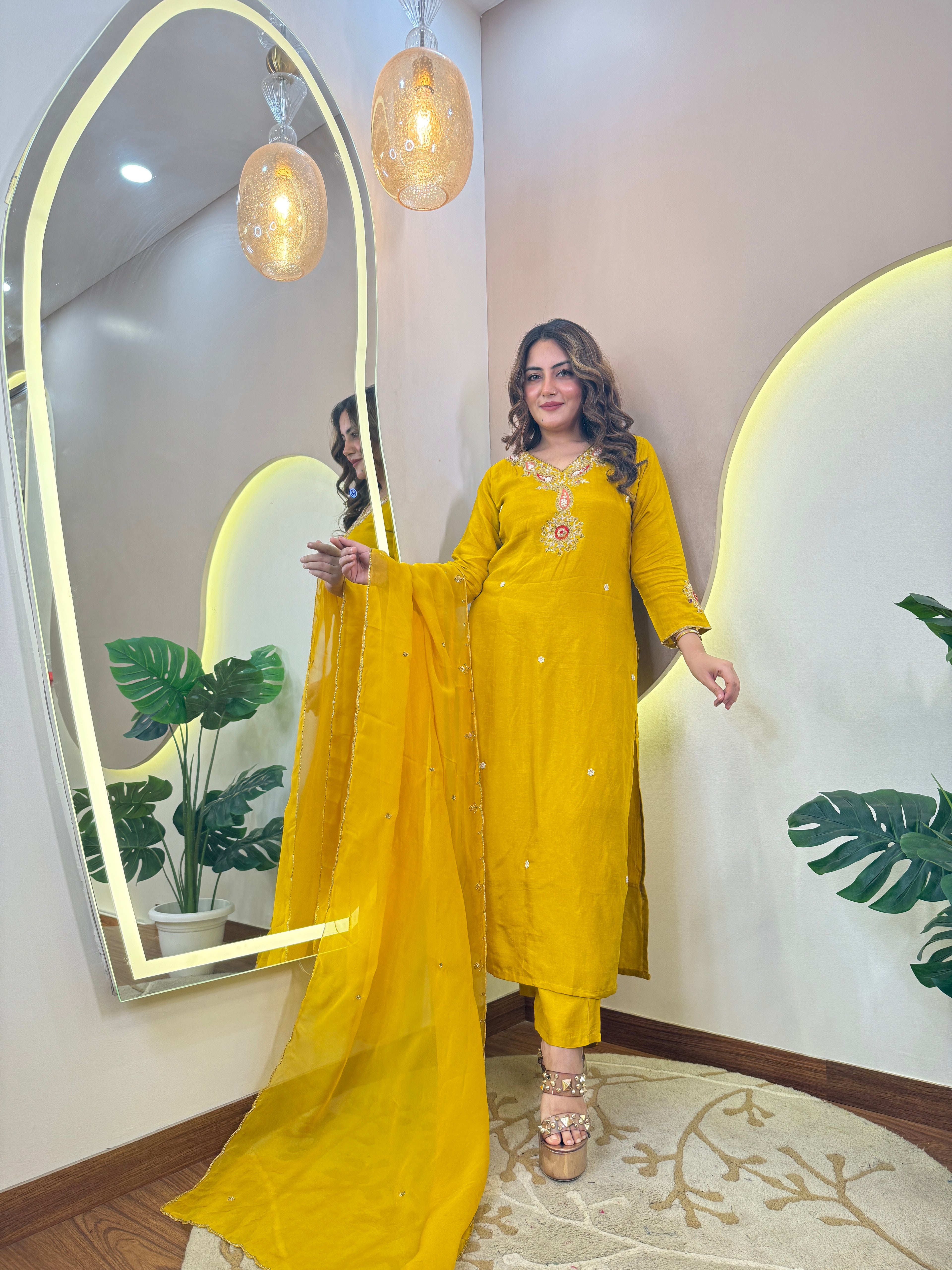 B550   SHARARA SUIT