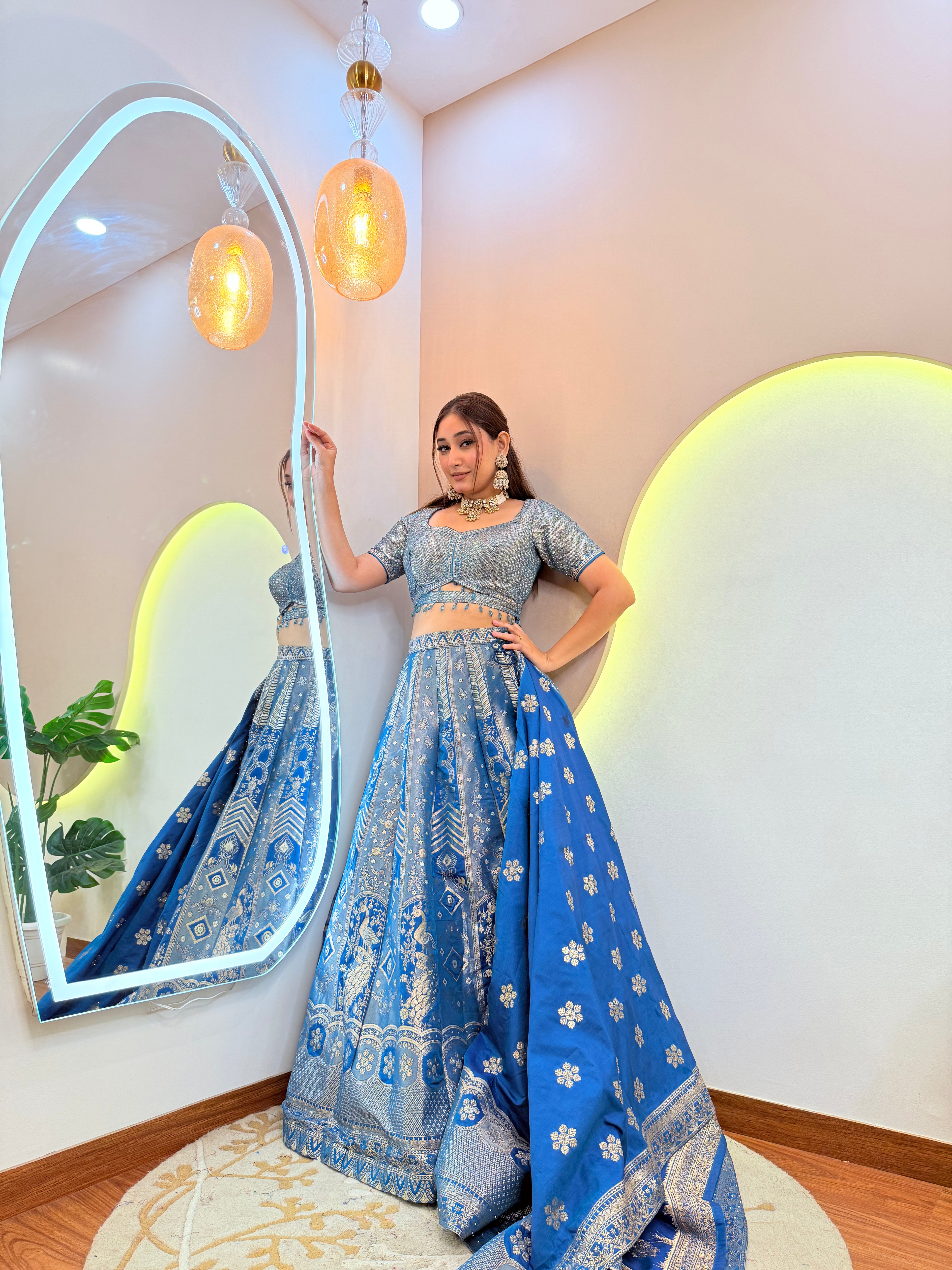 "MAHI" – Crop Top Skirt