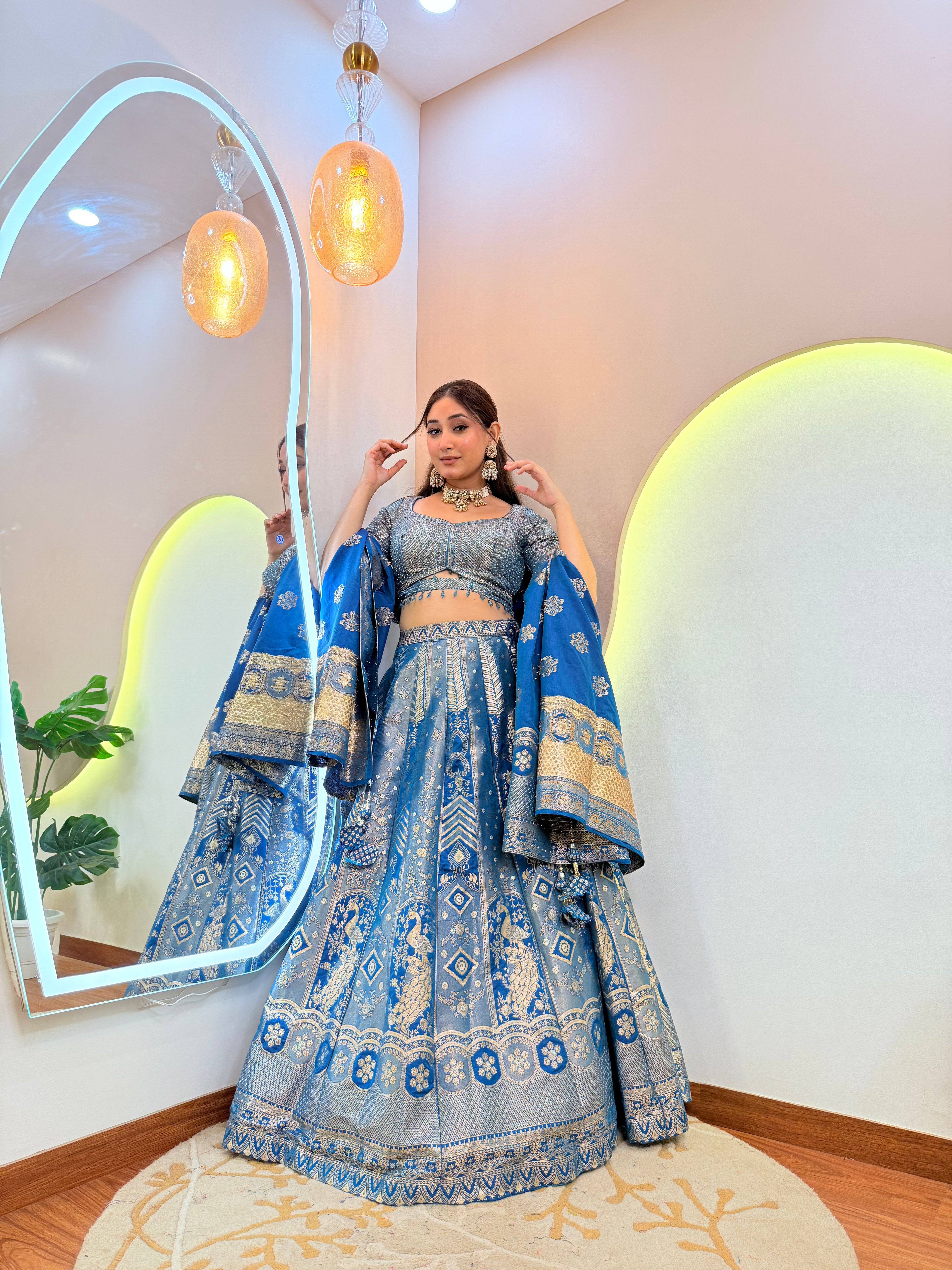 "MAHI" – Crop Top Skirt