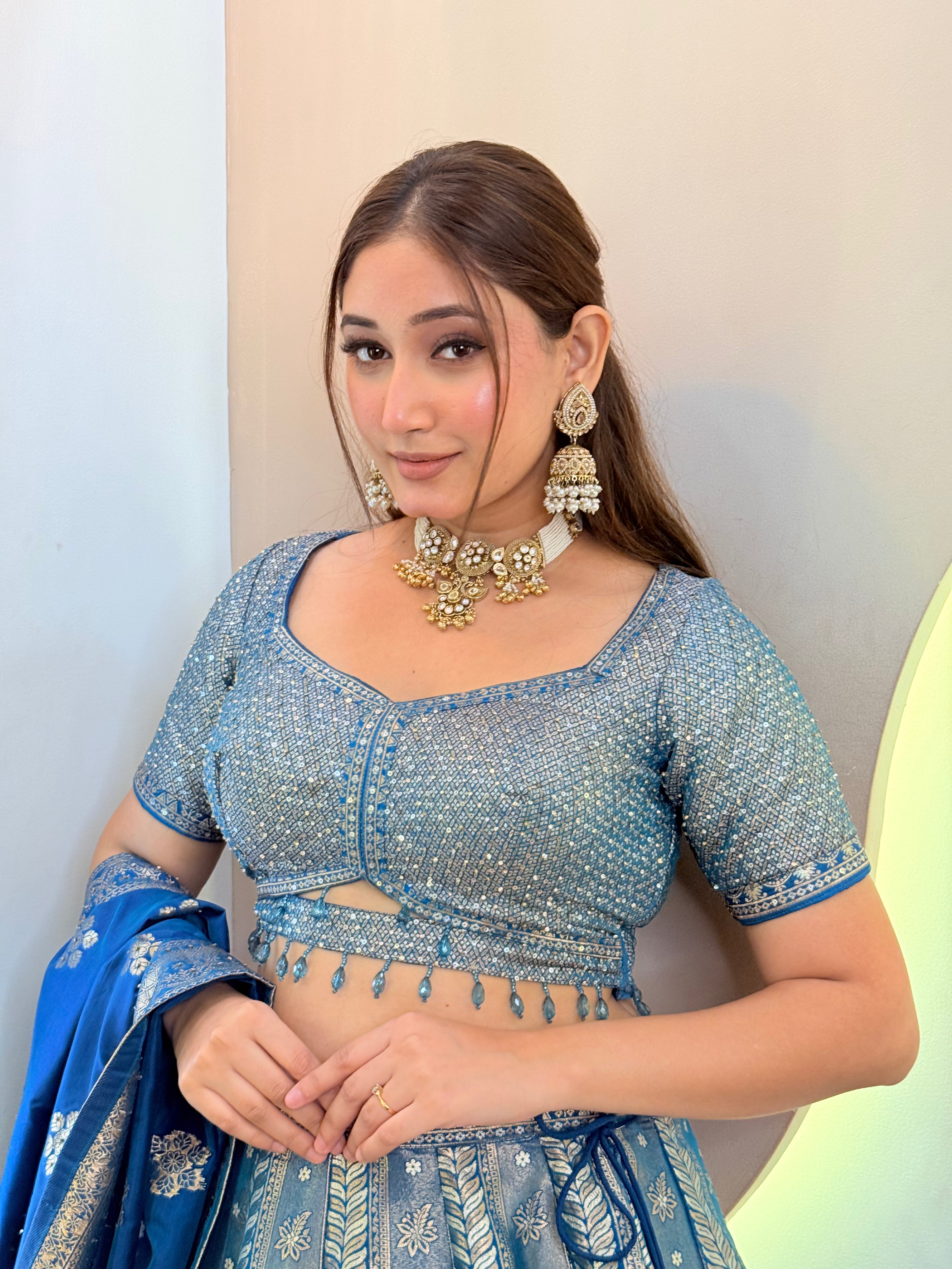 "MAHI" – Crop Top Skirt