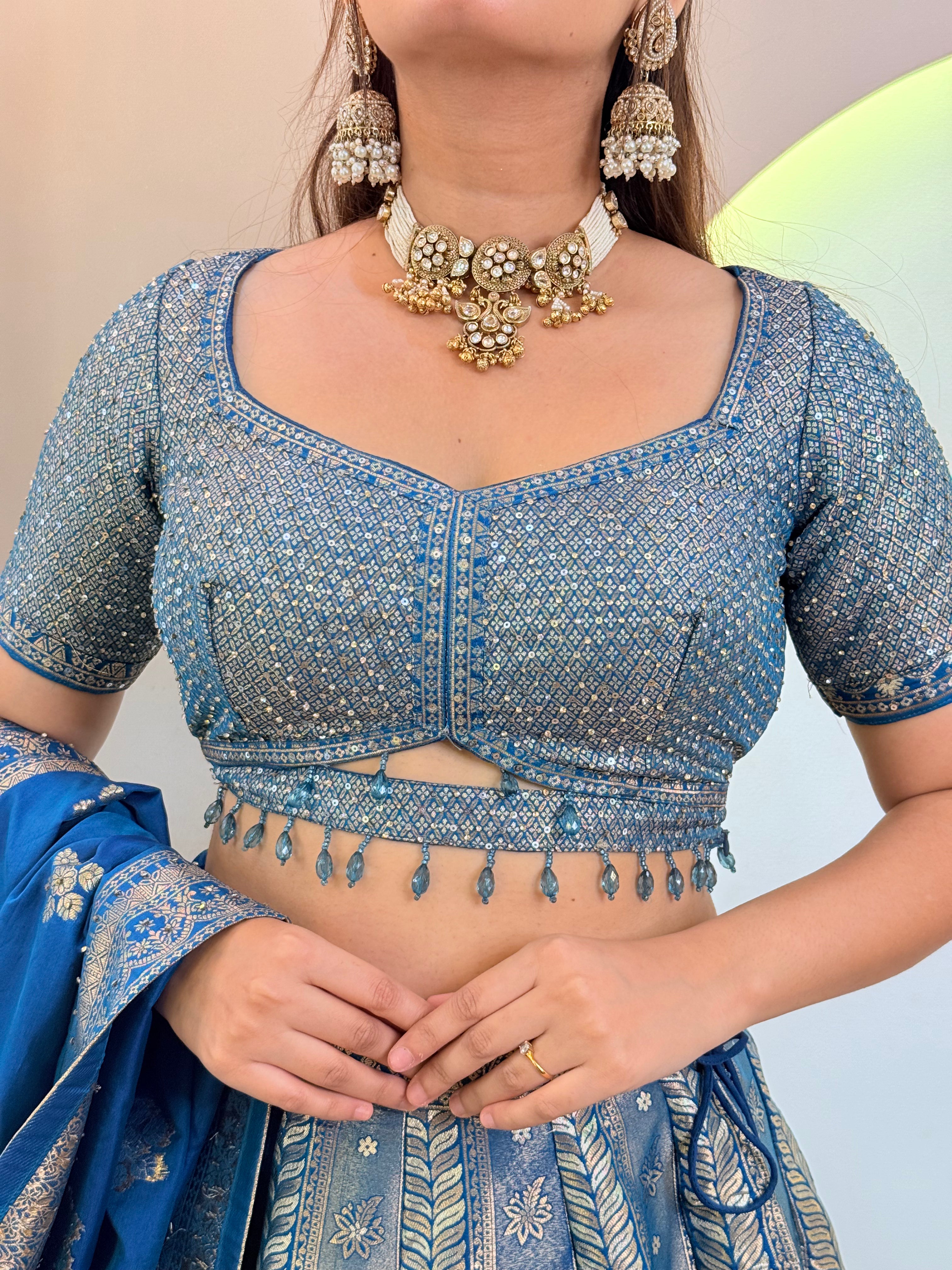 "MAHI" – Crop Top Skirt