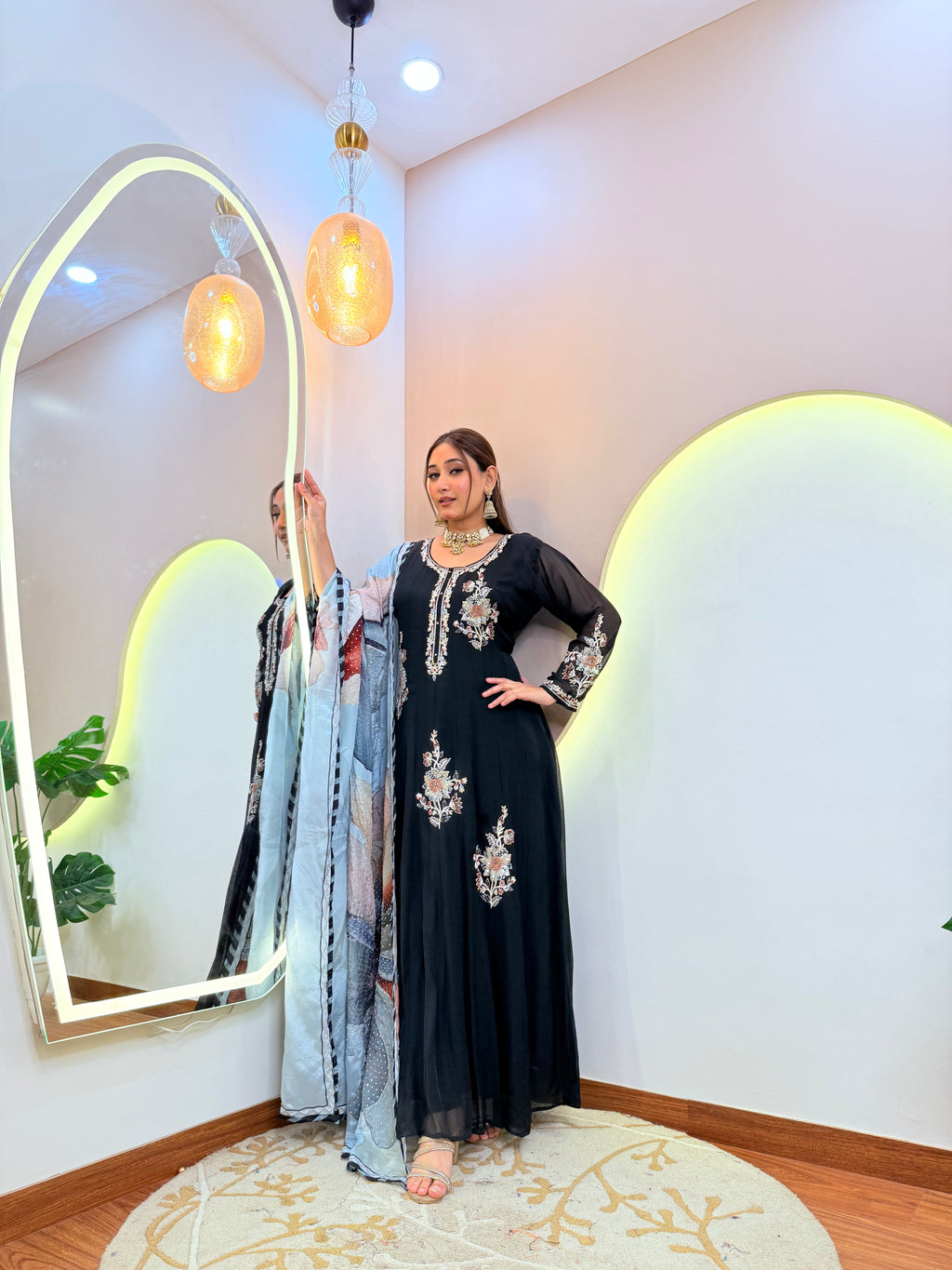 "FARIDA" PARTYWEAR SUIT