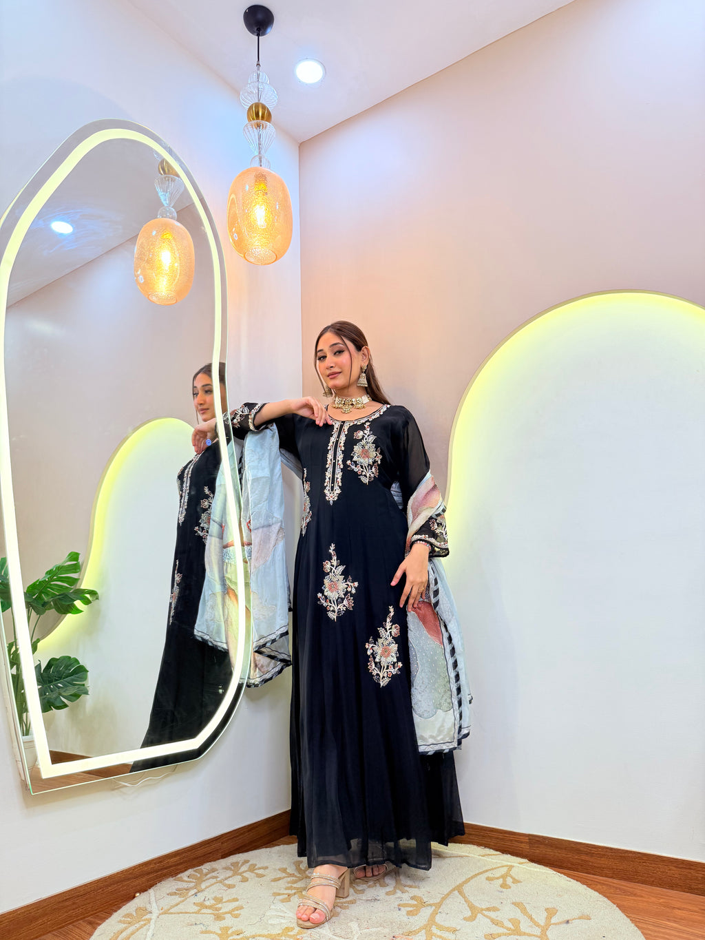 "FARIDA" PARTYWEAR SUIT