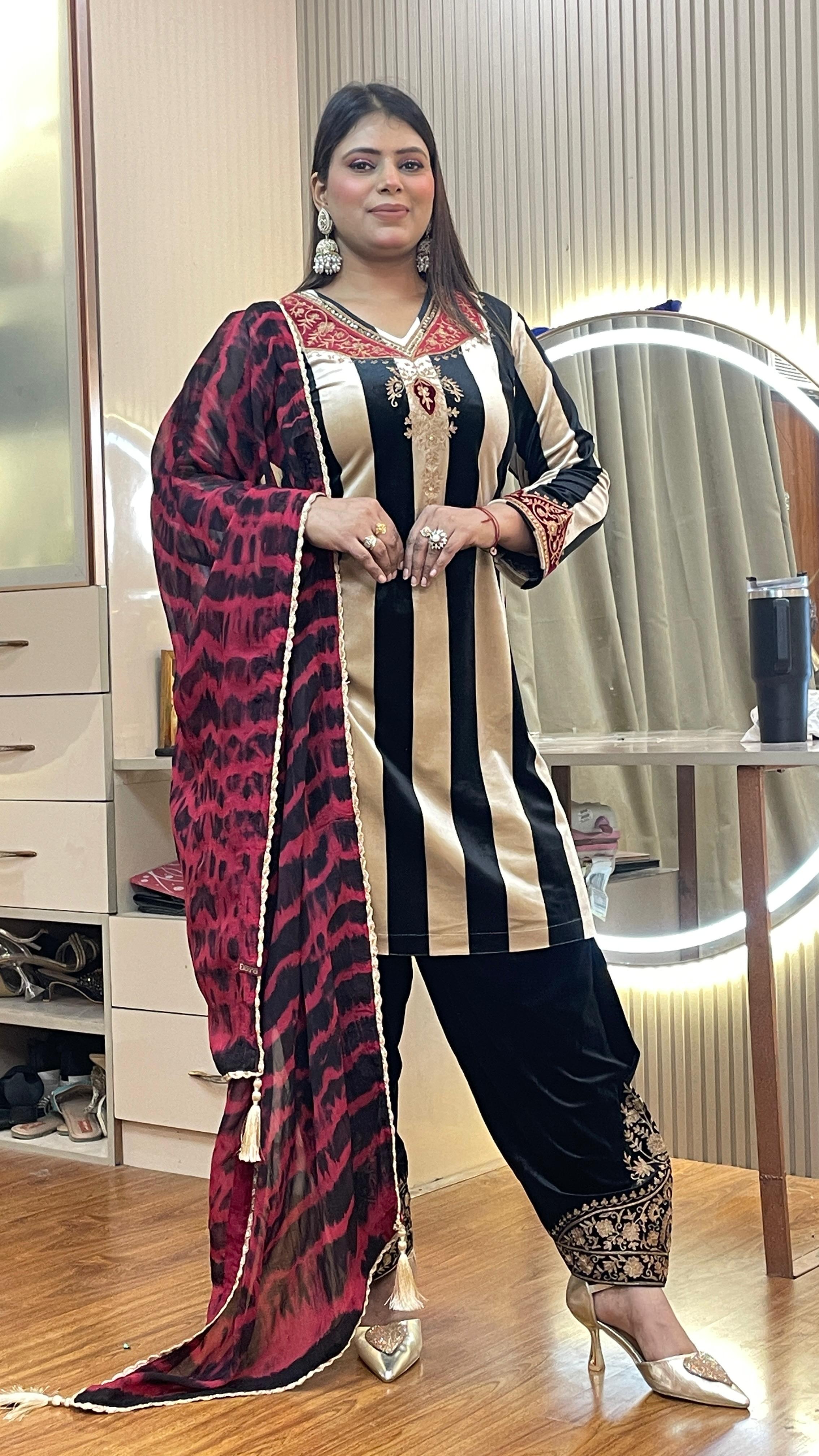 Aw528 WOOLEN 3pc SET Black And White Stripe