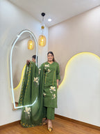D679 3Pc Suit
