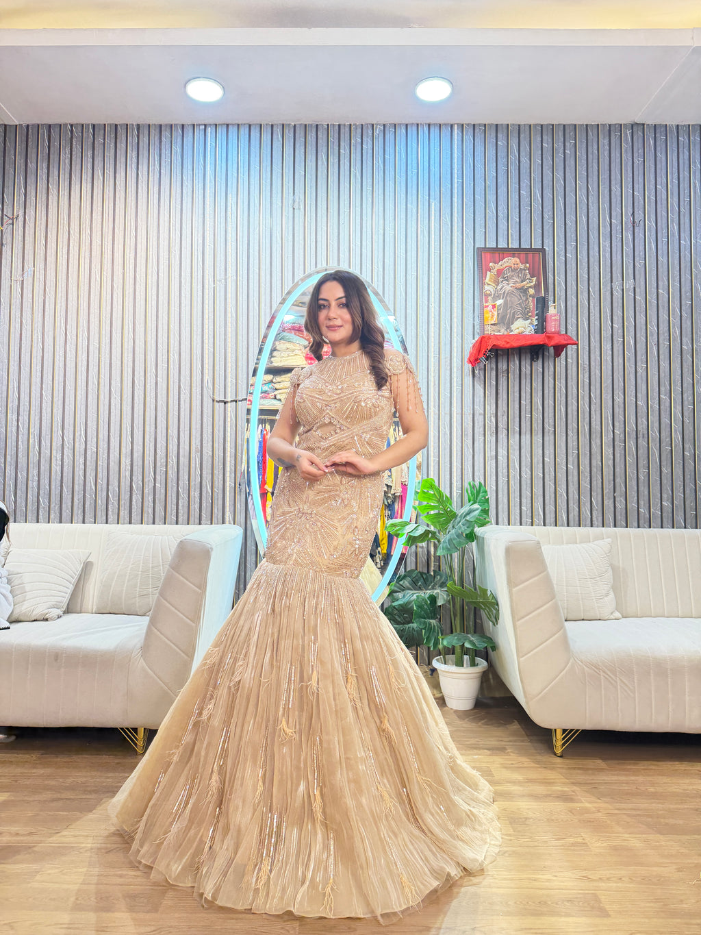 D112 FISHCUT GOWN