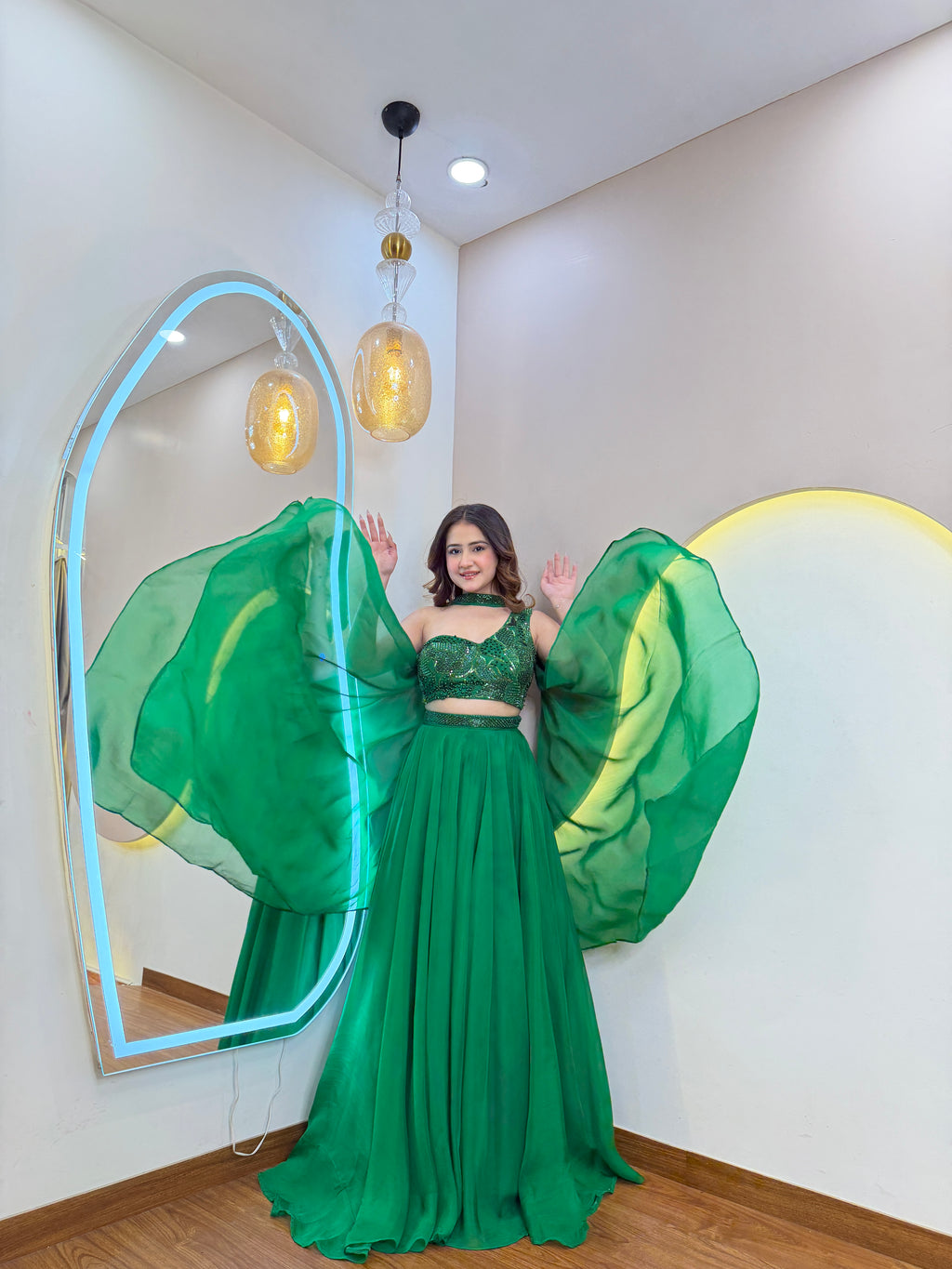 D833  LEHNGA CHOLI