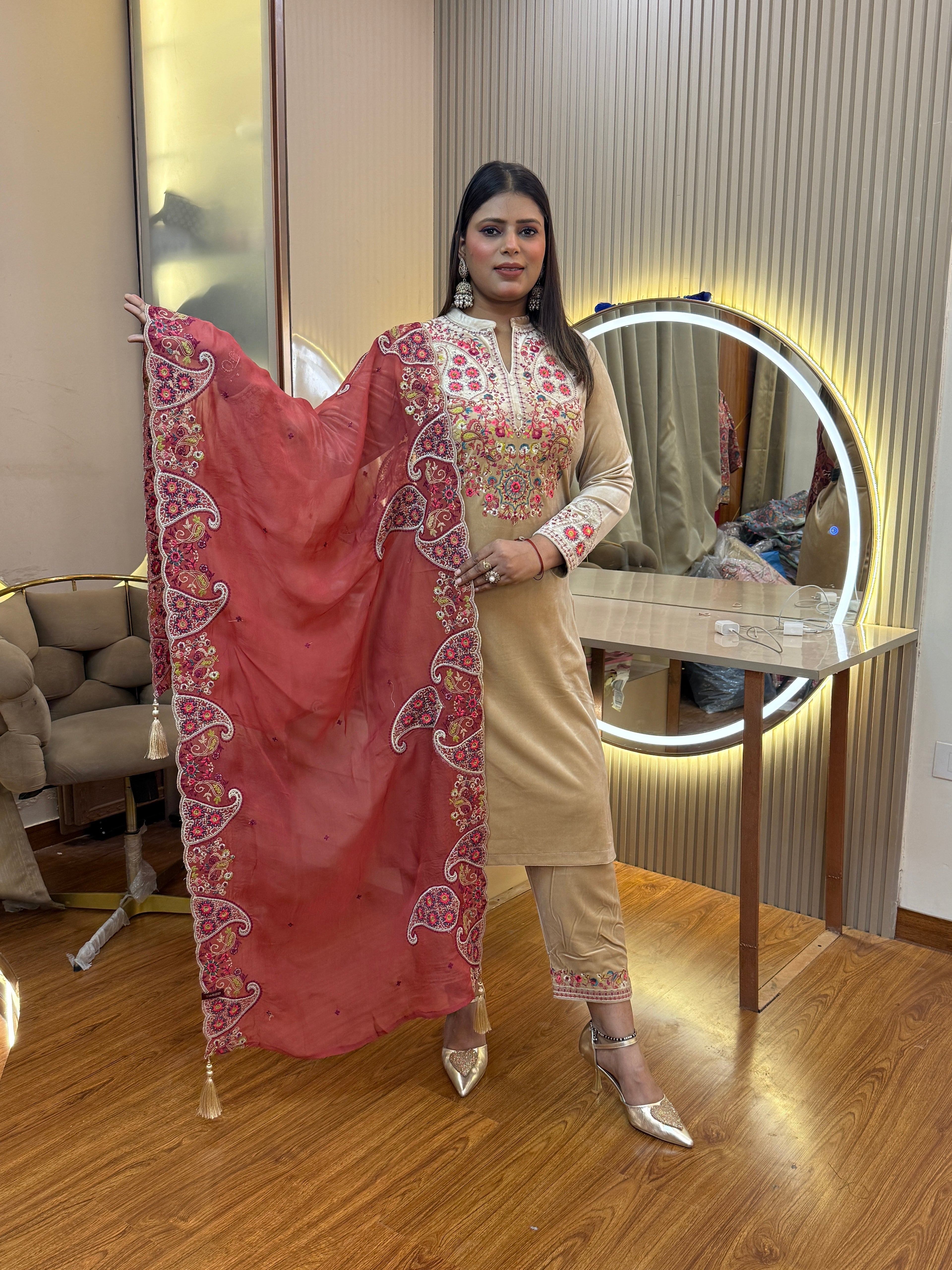 KHUSHMINA  VELVET 3pc. SET