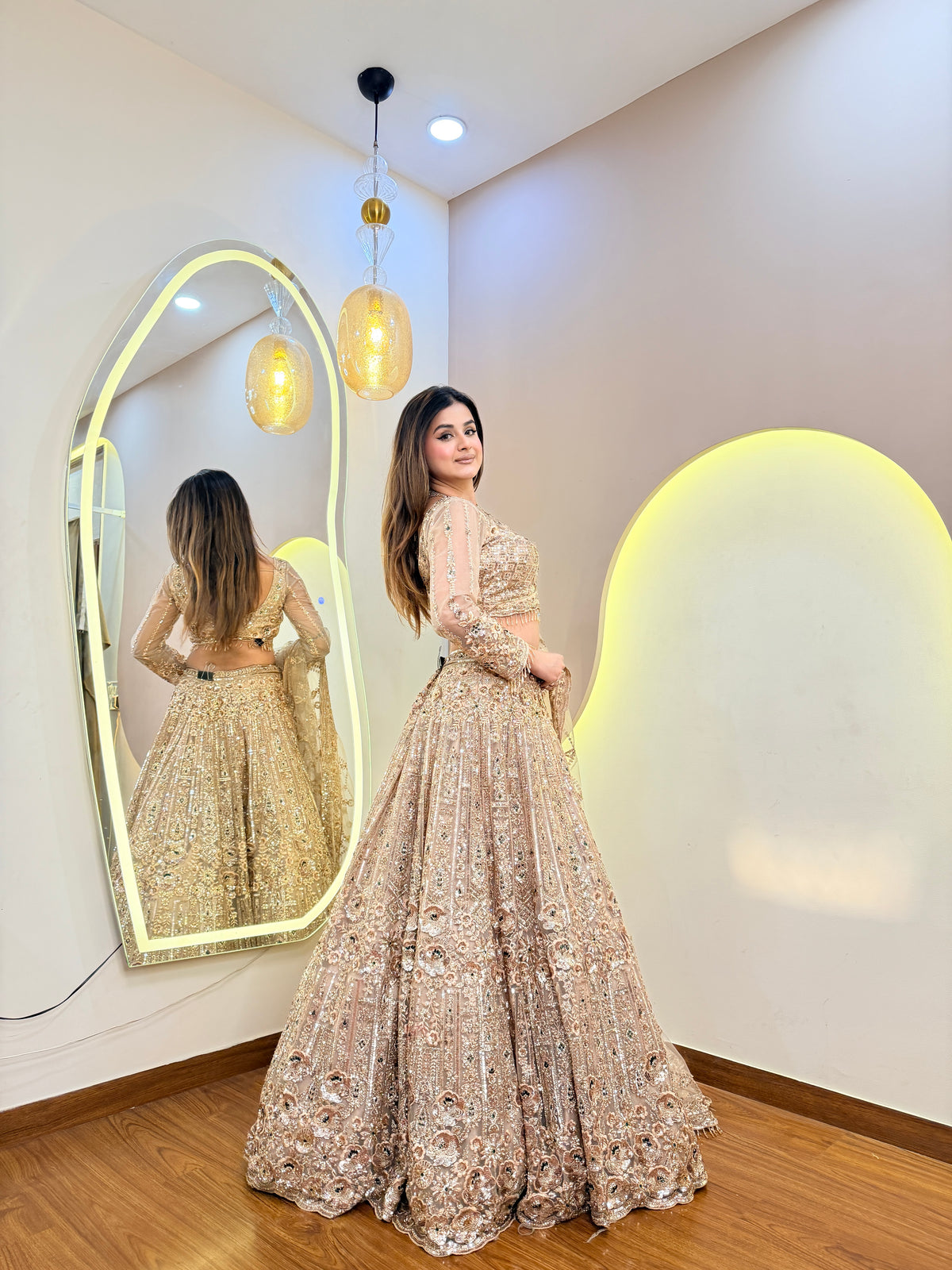F186 AARFA REGAL LEHENGA