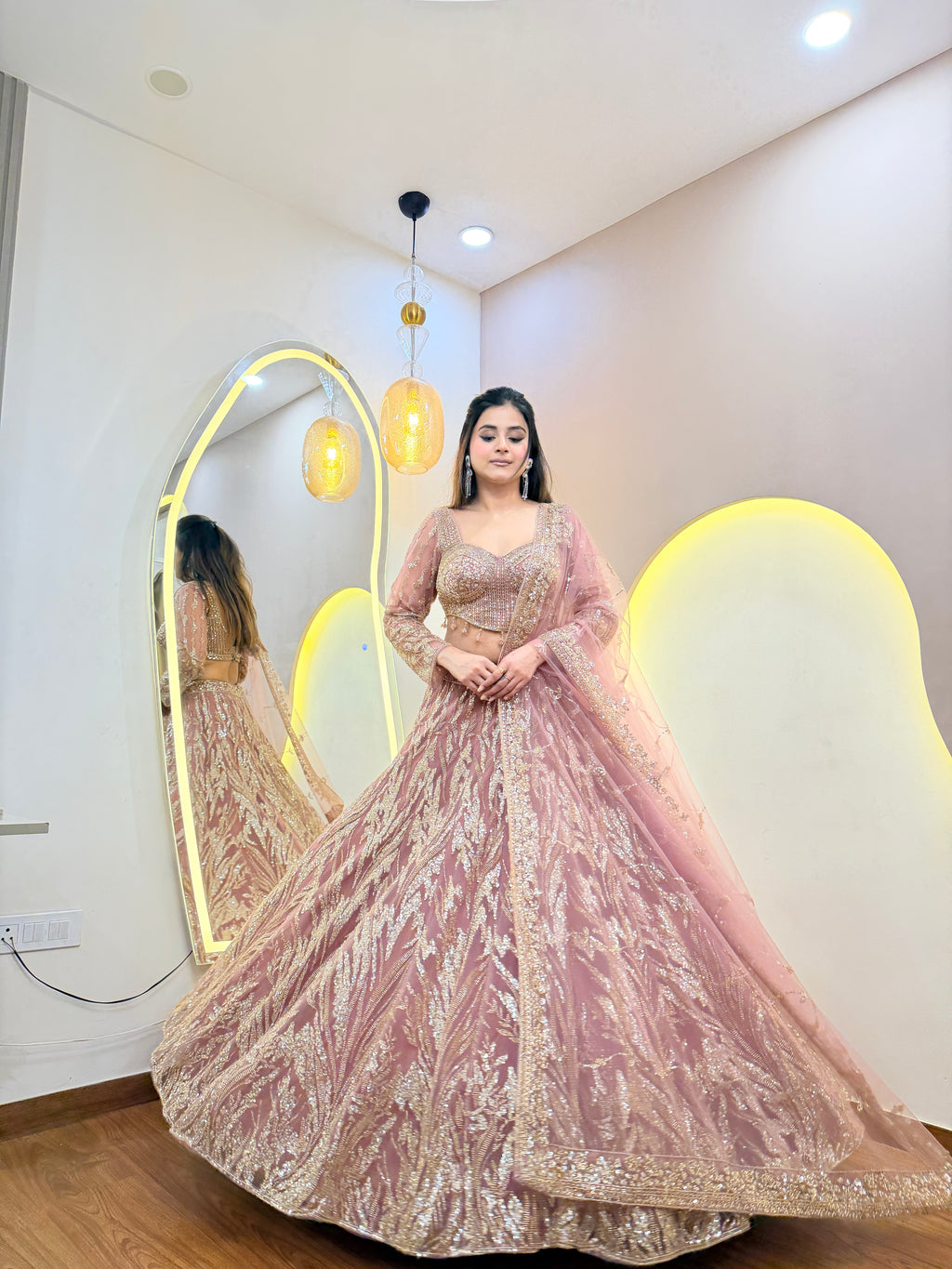 F182 AARFA REGAL LEHENGA
