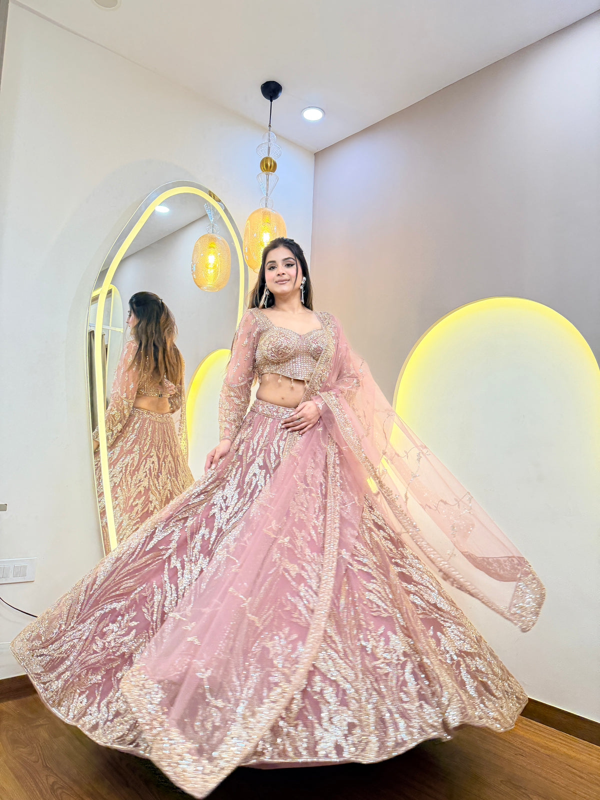 F182 AARFA REGAL LEHENGA