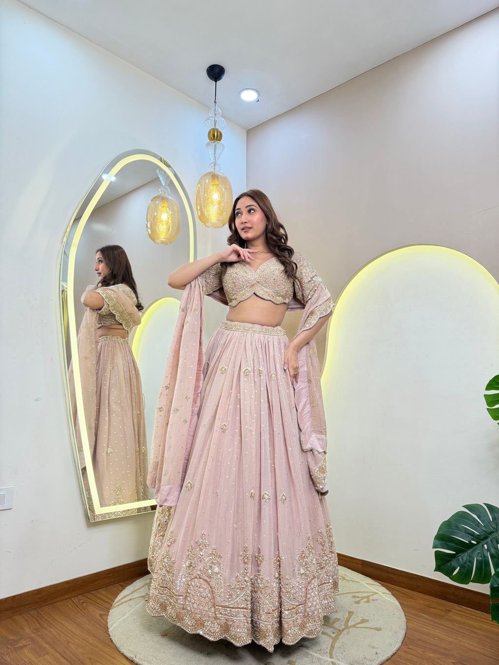 D689  LEHNGA CHOLI