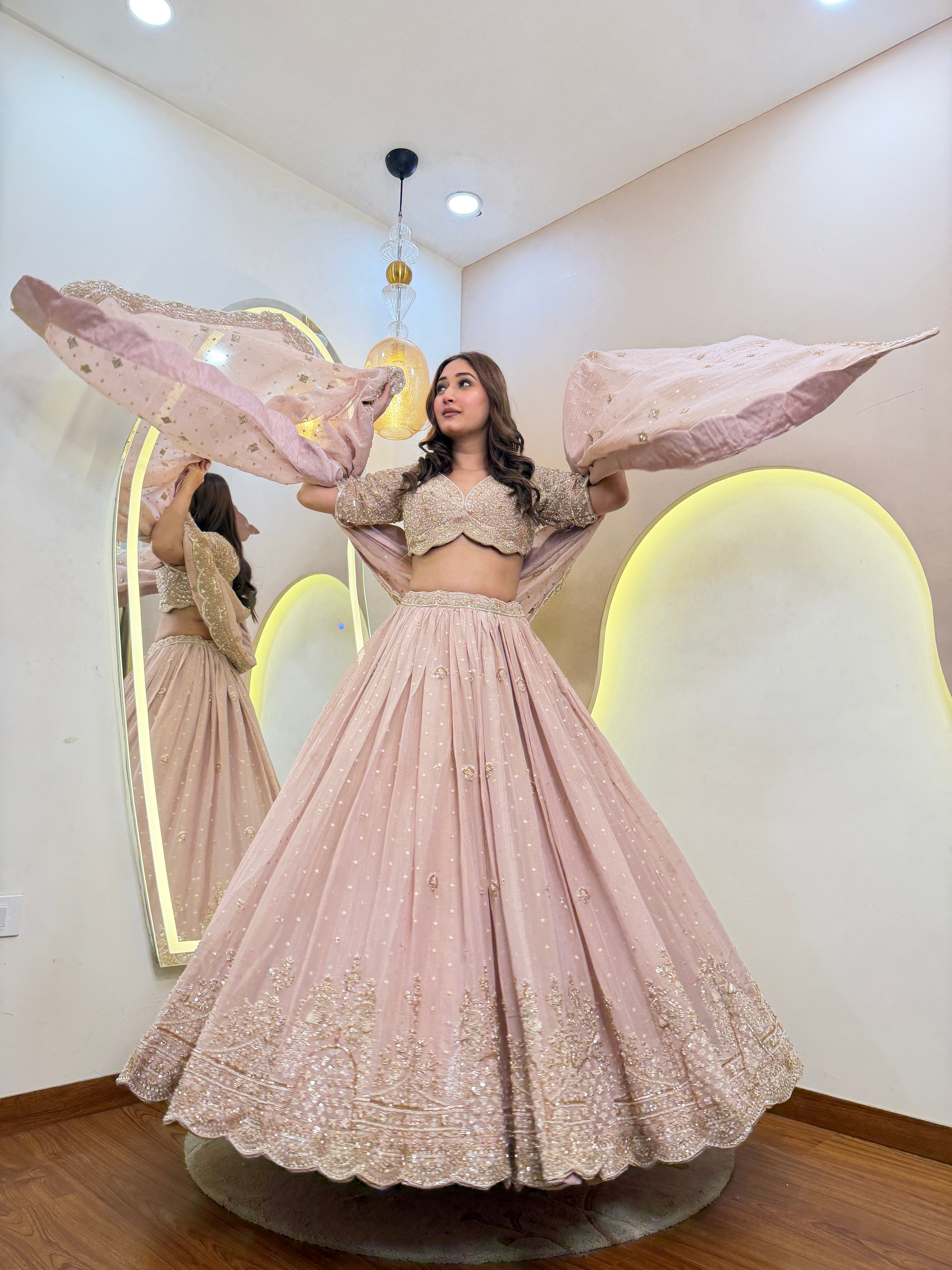 D689  LEHNGA CHOLI