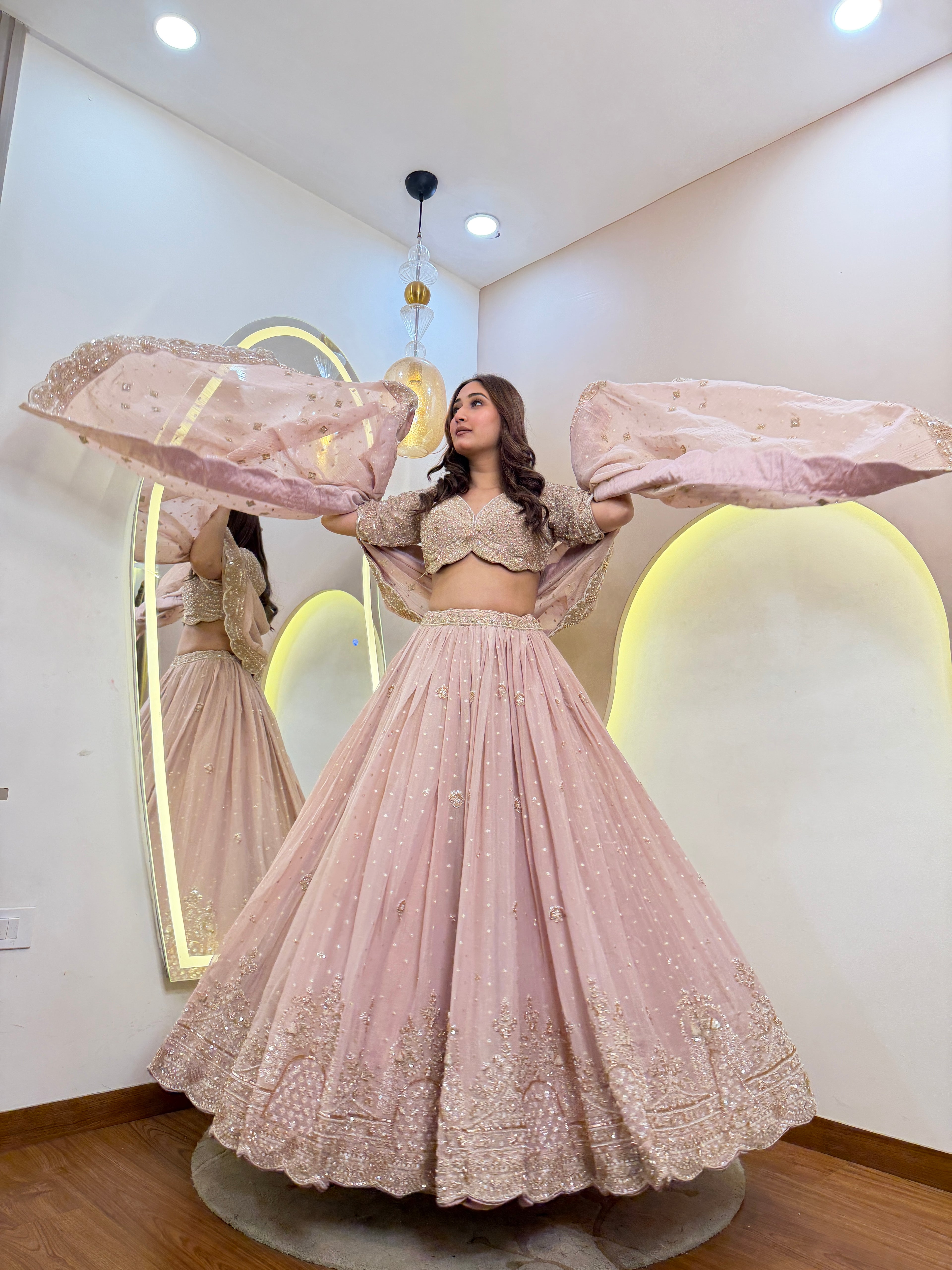 D689  LEHNGA CHOLI