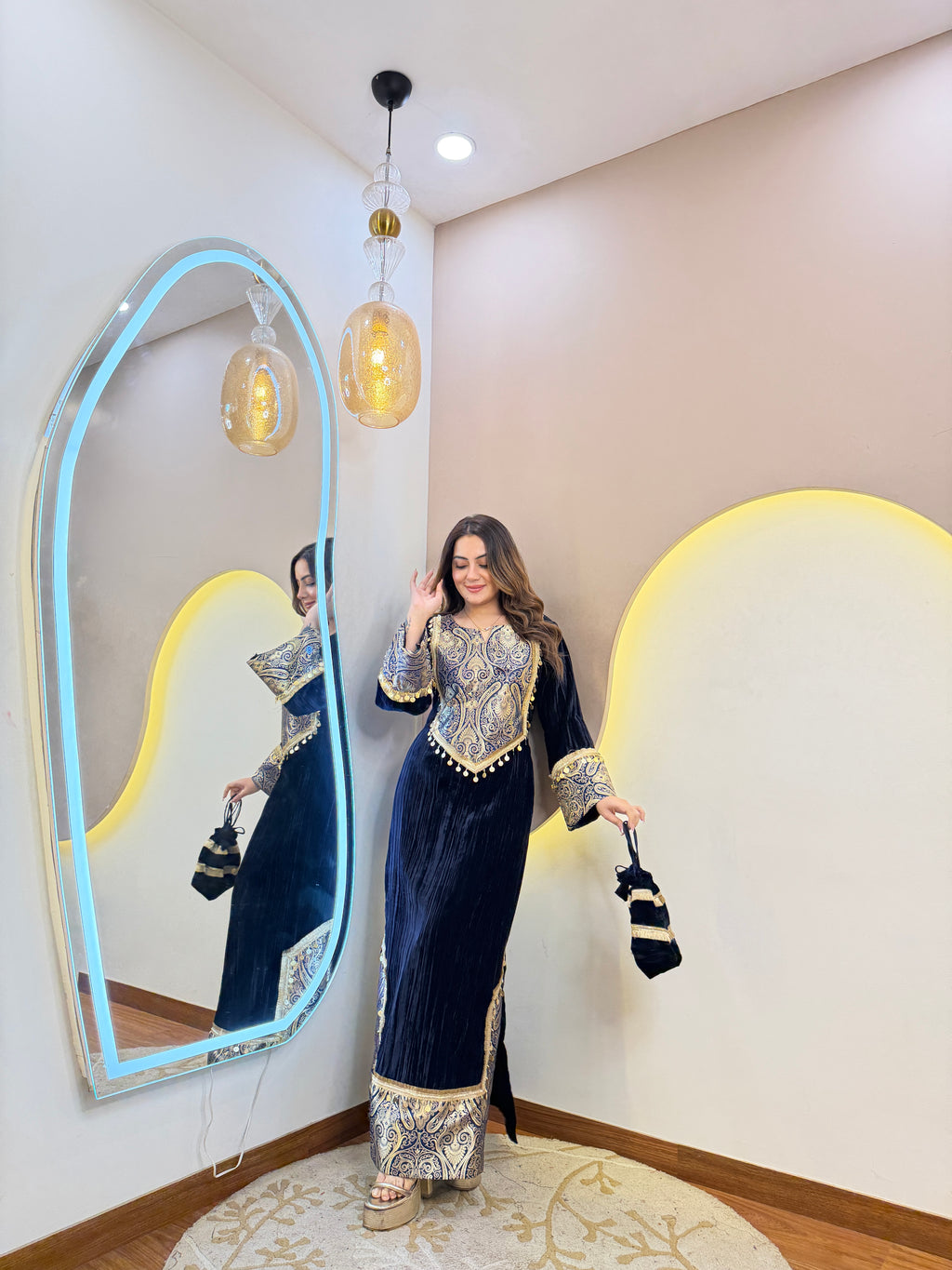 Aw669   KASHMIRI FIRAN