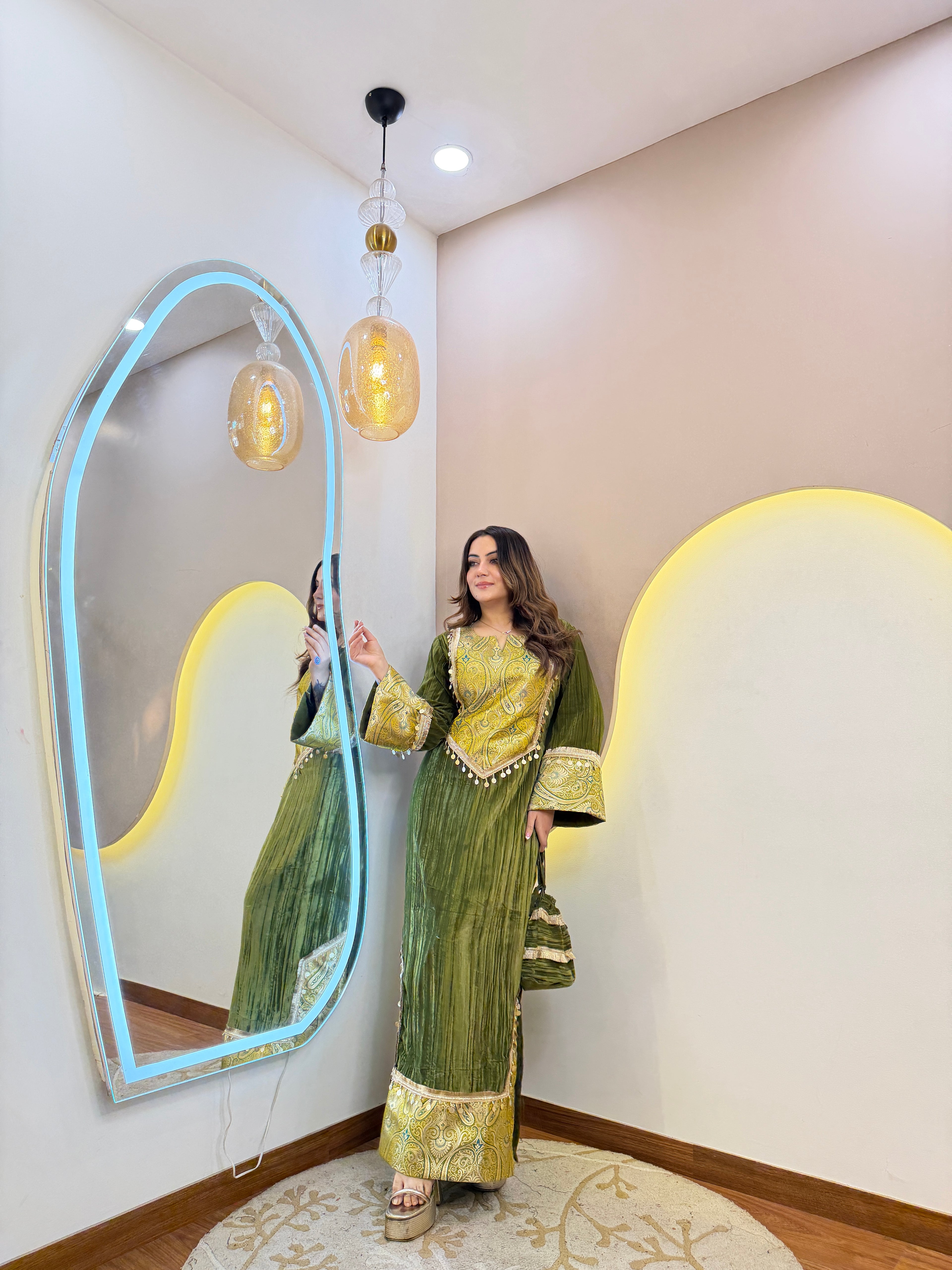 Aw669   KASHMIRI FIRAN