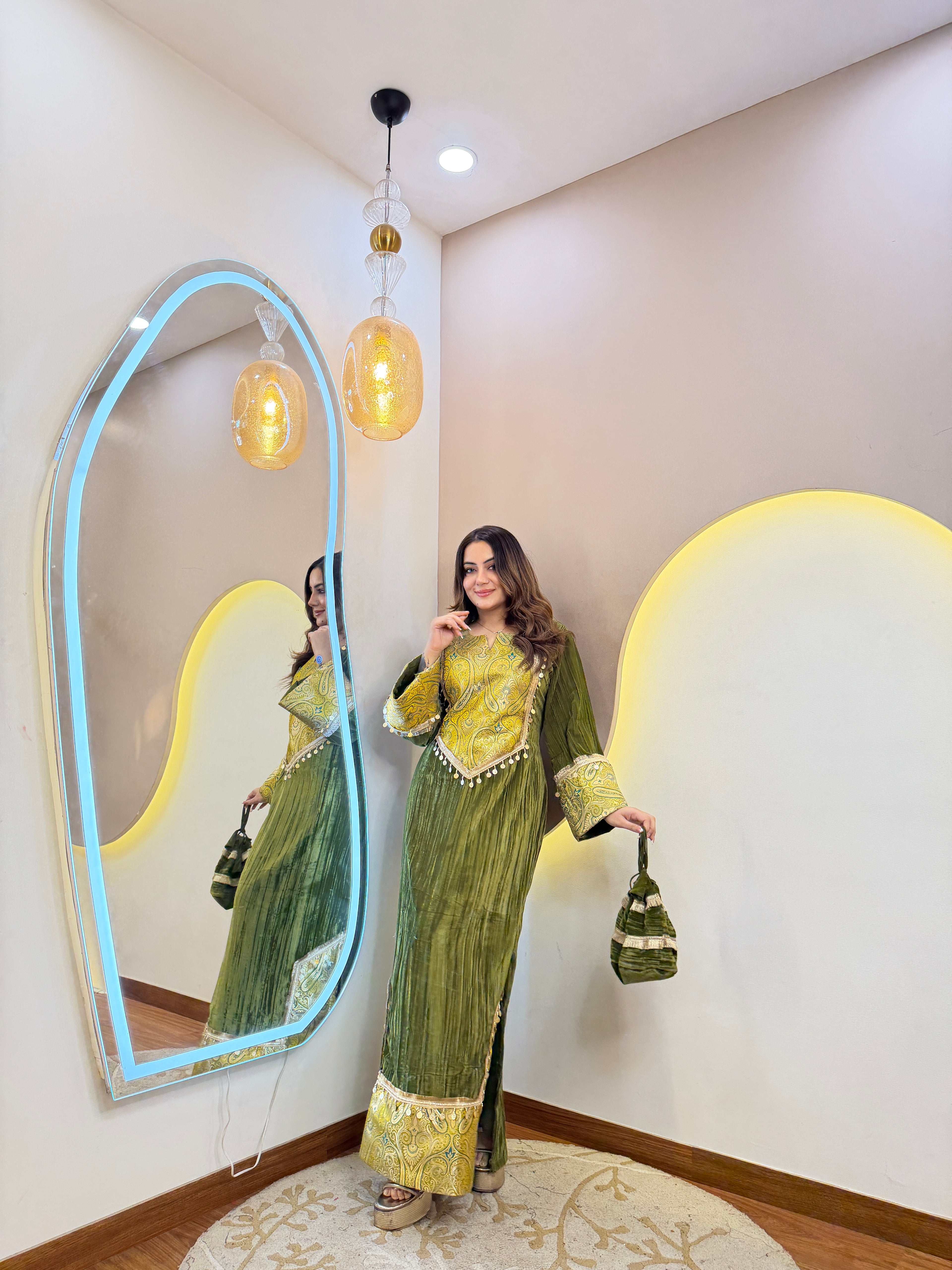 Aw669   KASHMIRI FIRAN