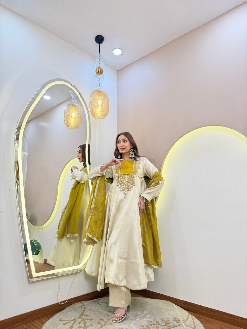D693   ANARKALI PANT SUIT OUTFIT  GOWN