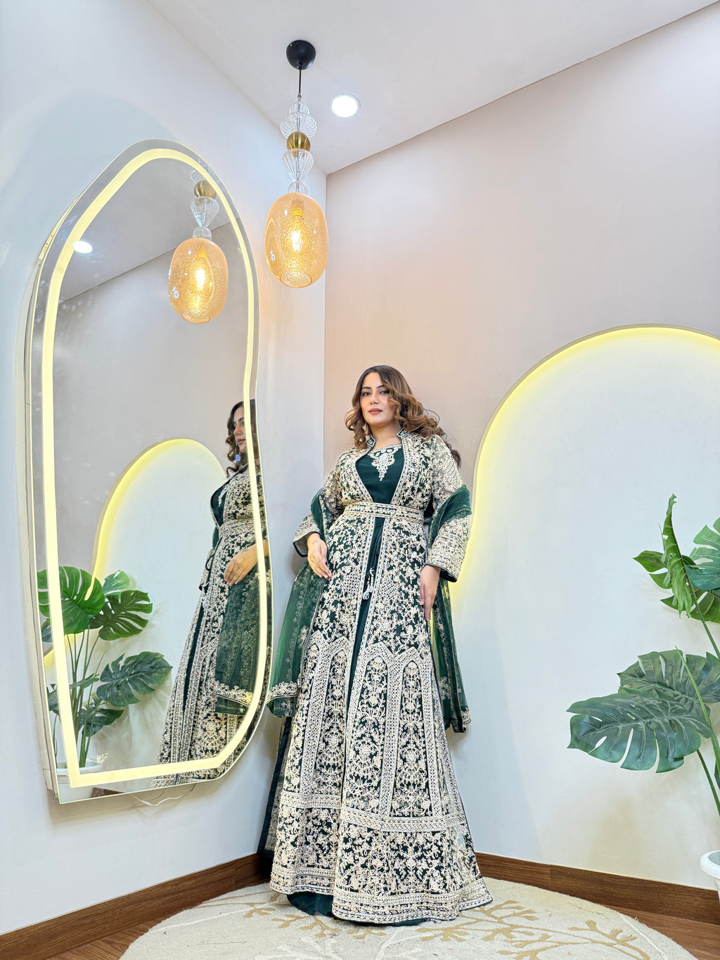MASTANI OUTFIT GOWN