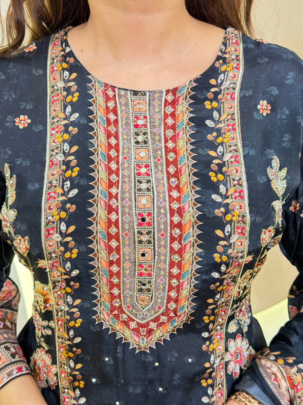 C573  3Pc Suit