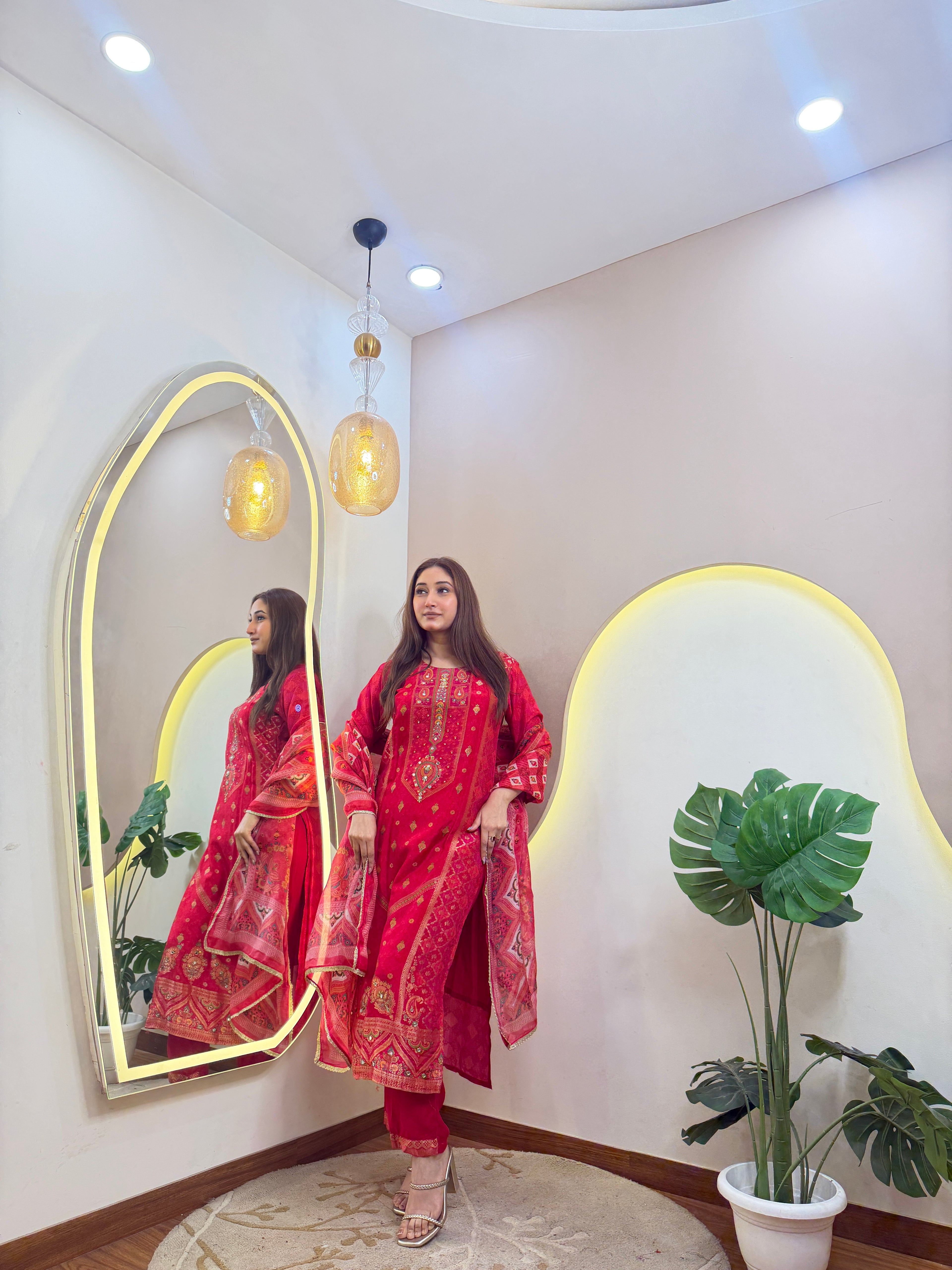 C711   3Pc Suit