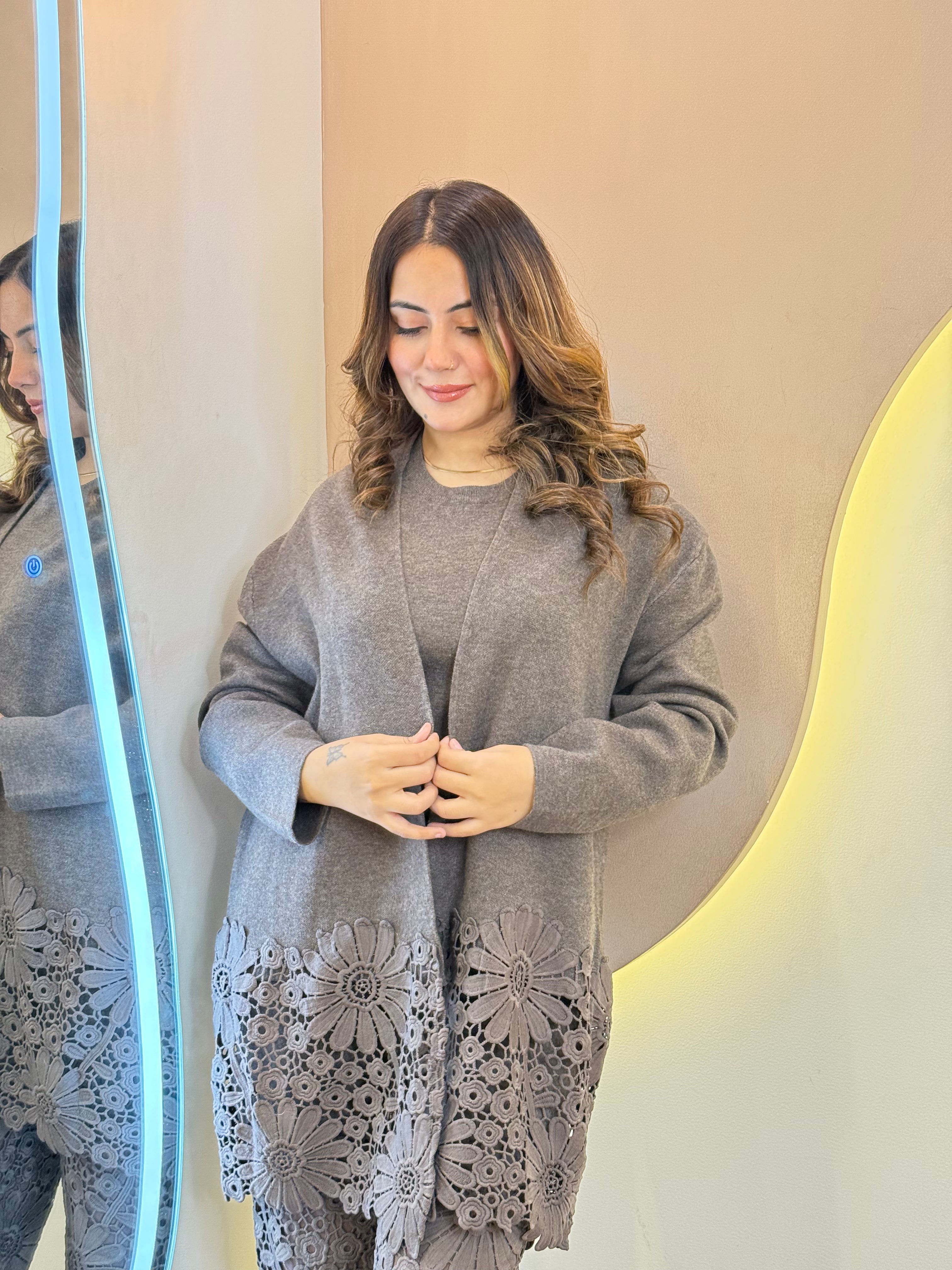 Zamiba  Woolen Shrug set