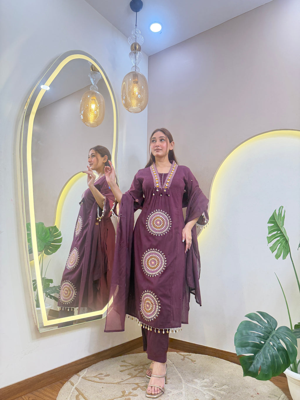 D701  3Pc Suit