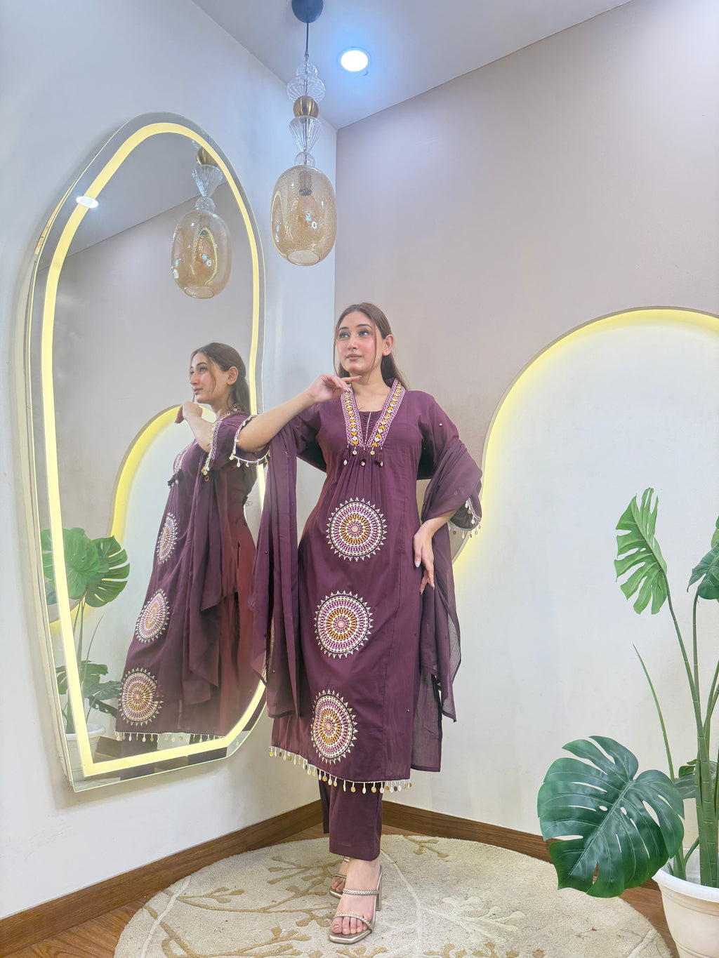 D701  3Pc Suit