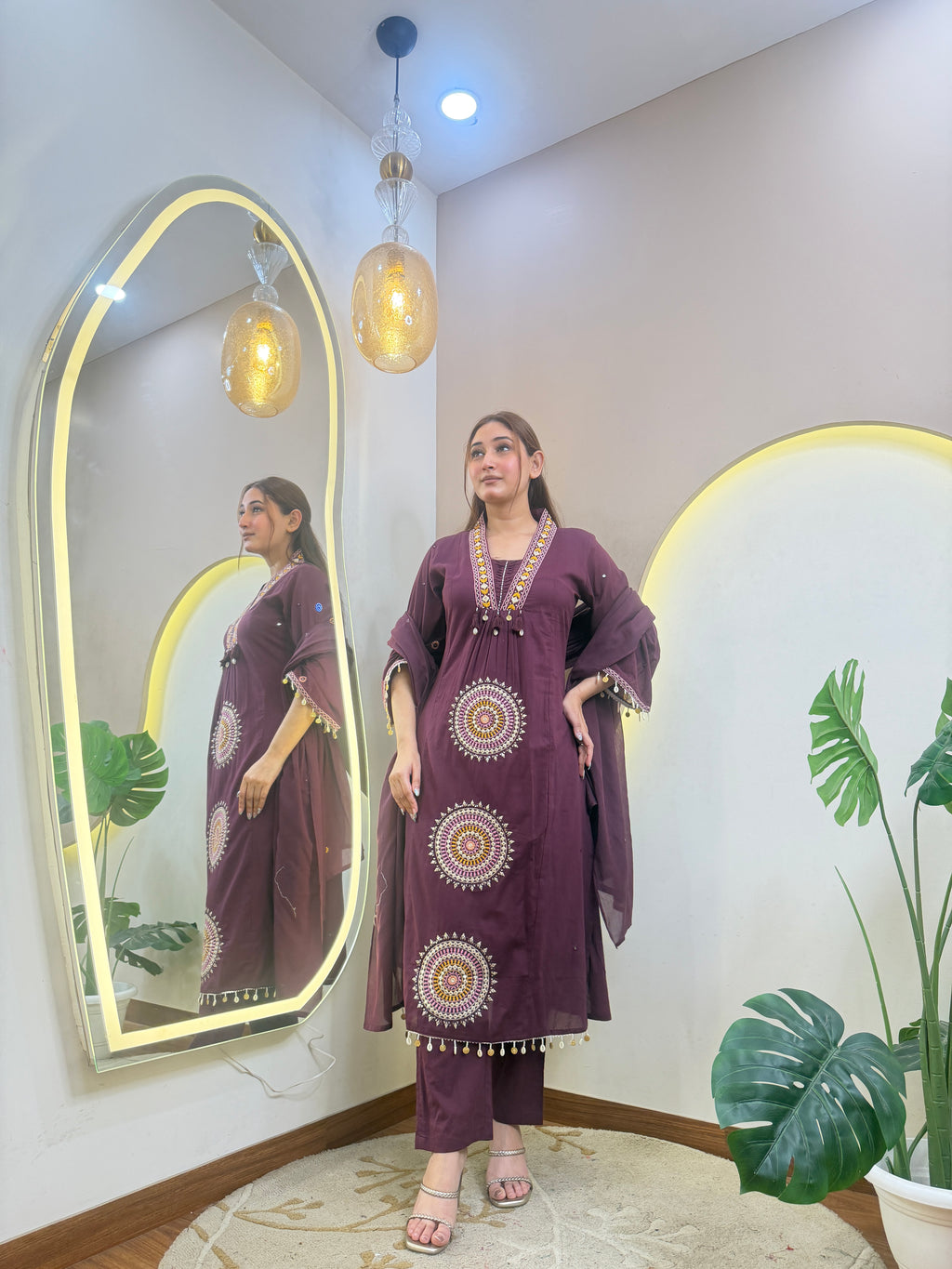 D701  3Pc Suit