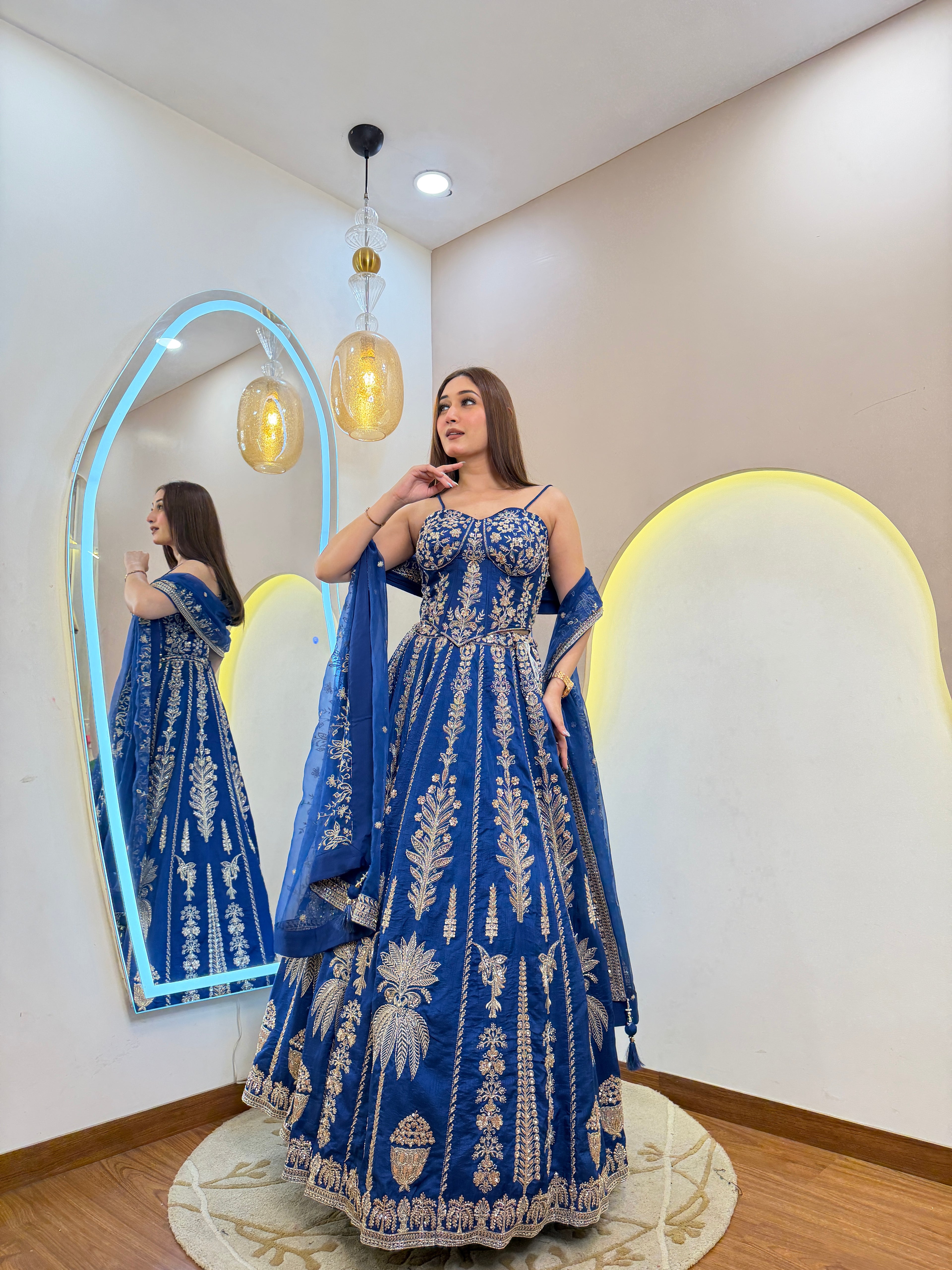 D707  LEHNGA CHOLI