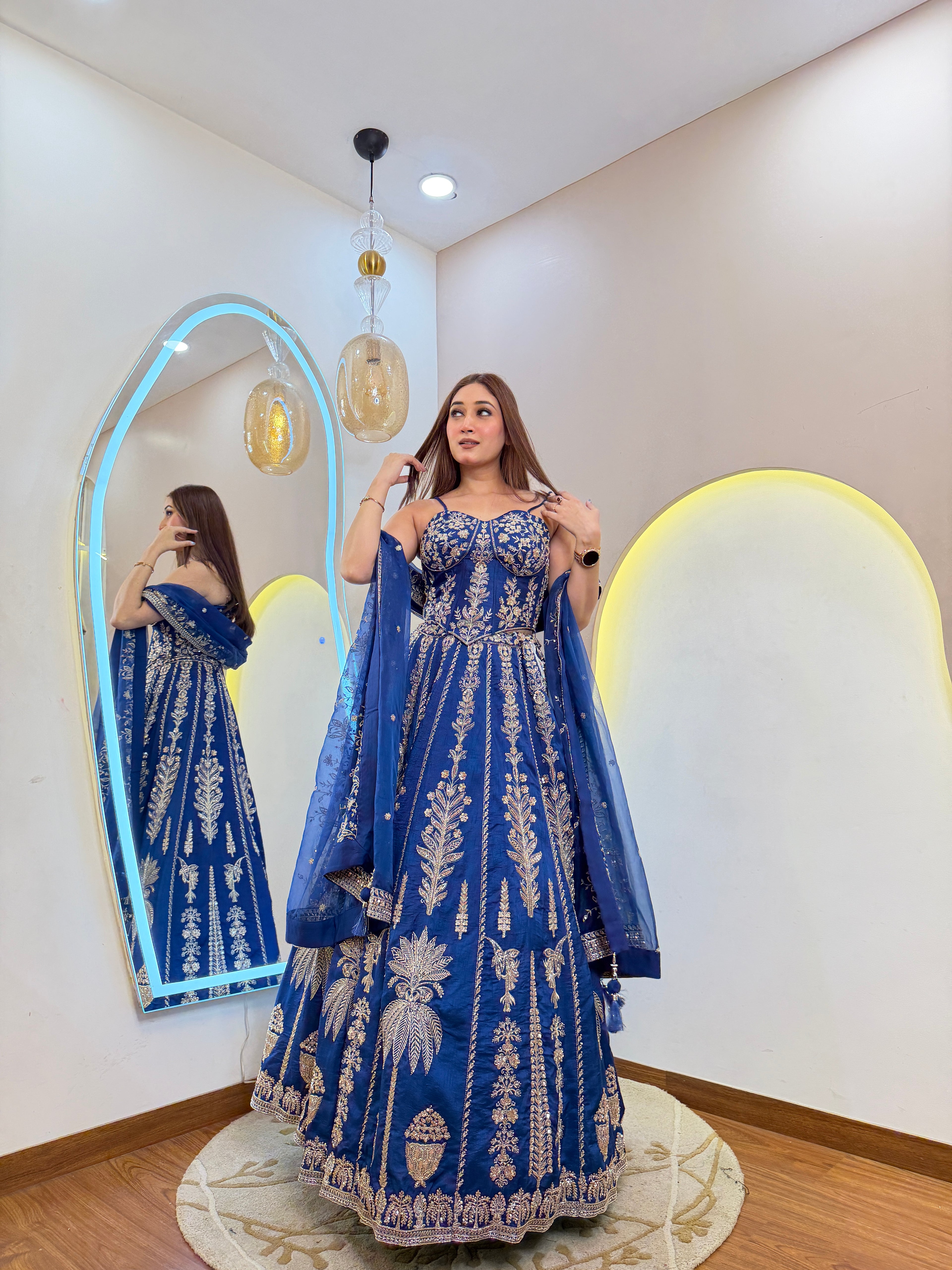 D707  LEHNGA CHOLI