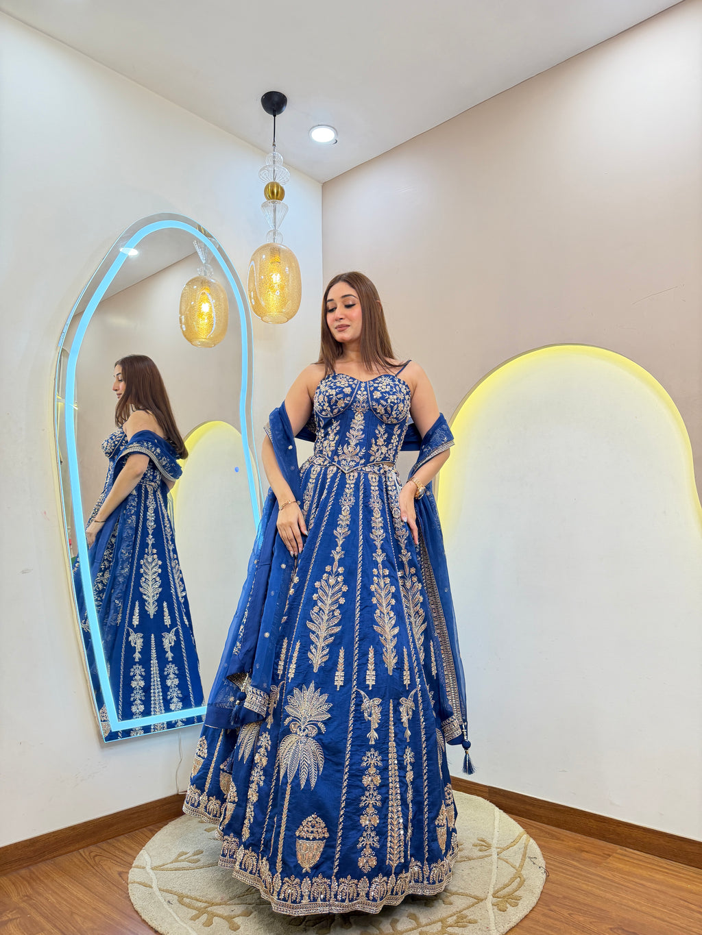 D707  LEHNGA CHOLI