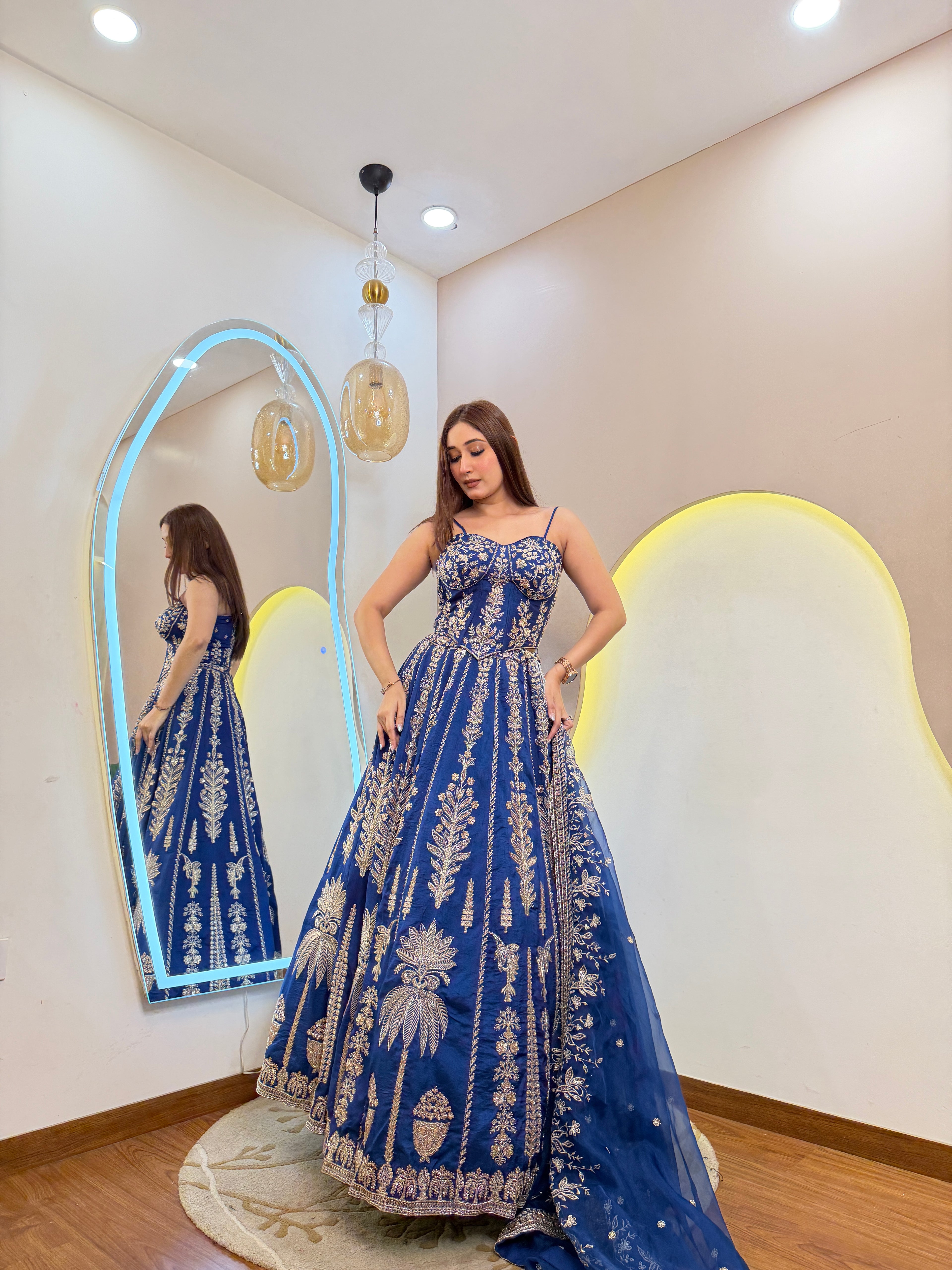 D707  LEHNGA CHOLI